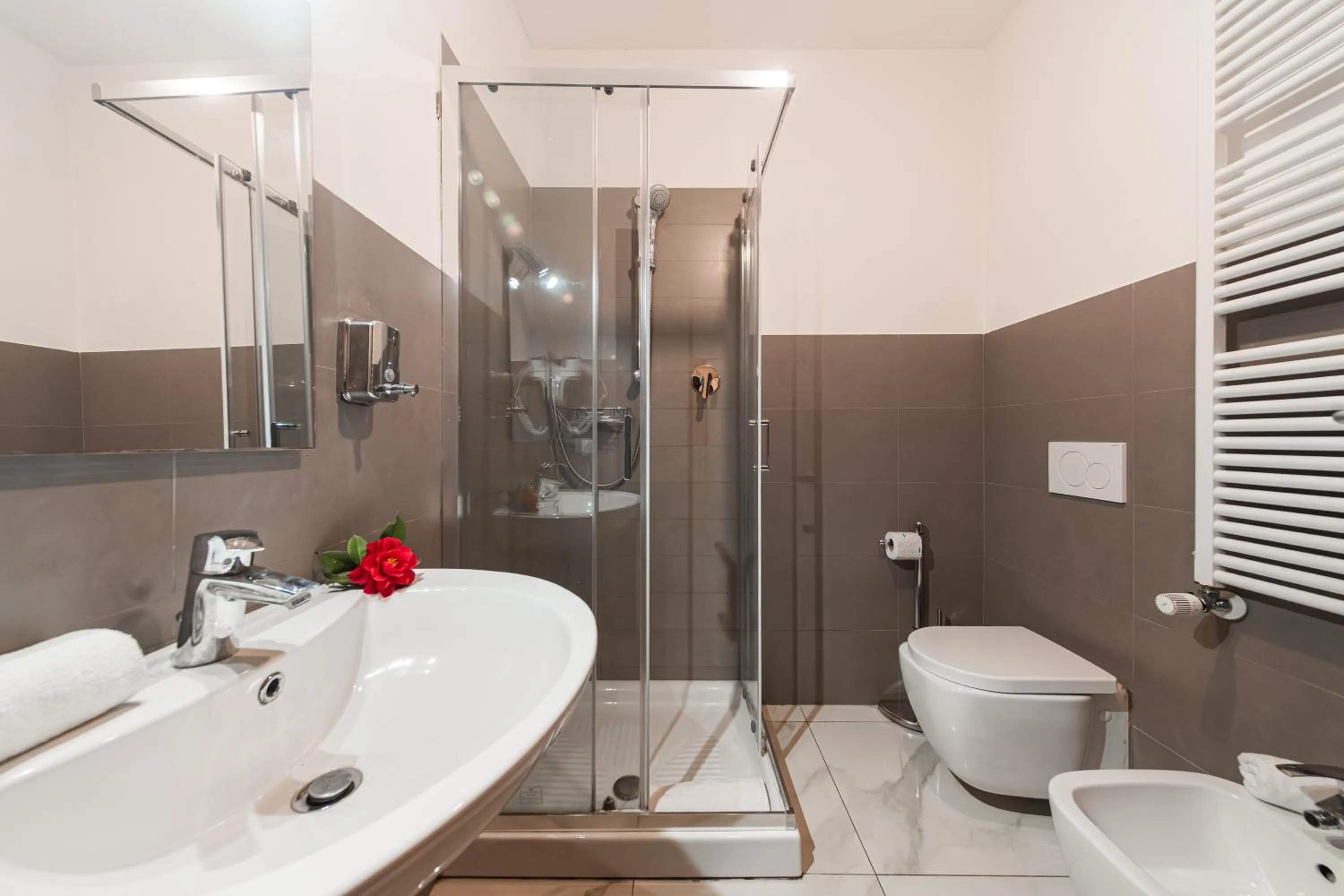 Shower in Grand Central Room