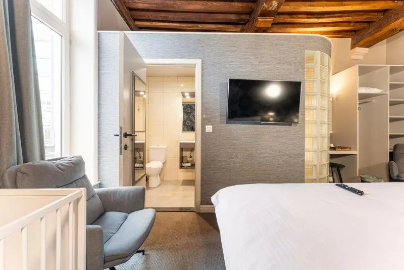 Photo of the whole room, Bed in Hotel karel de stoute