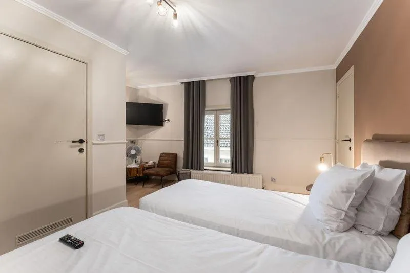 Photo of the whole room, Bed in Hotel karel de stoute