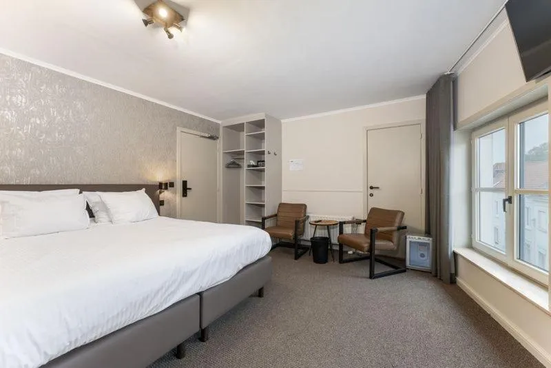 Photo of the whole room, Bed in Hotel karel de stoute