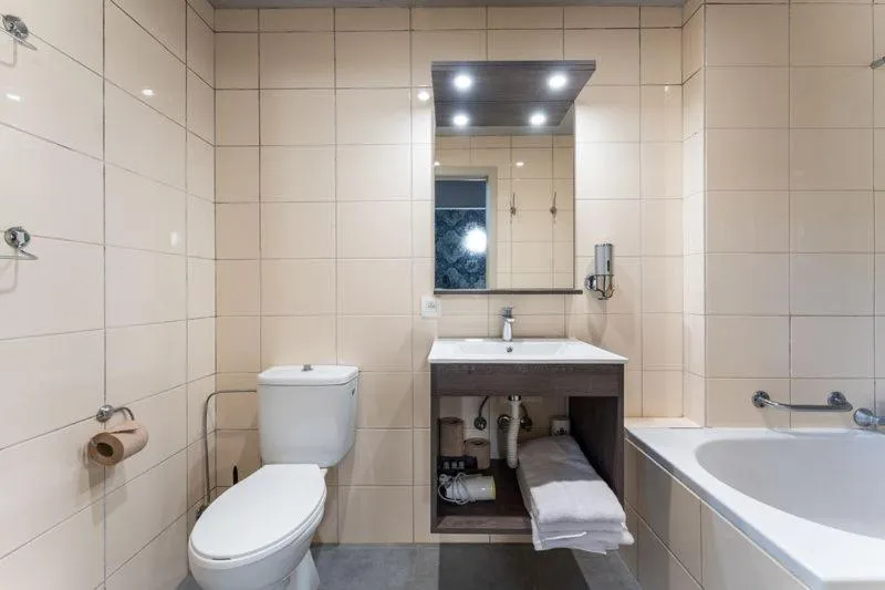 Bathroom in Hotel karel de stoute