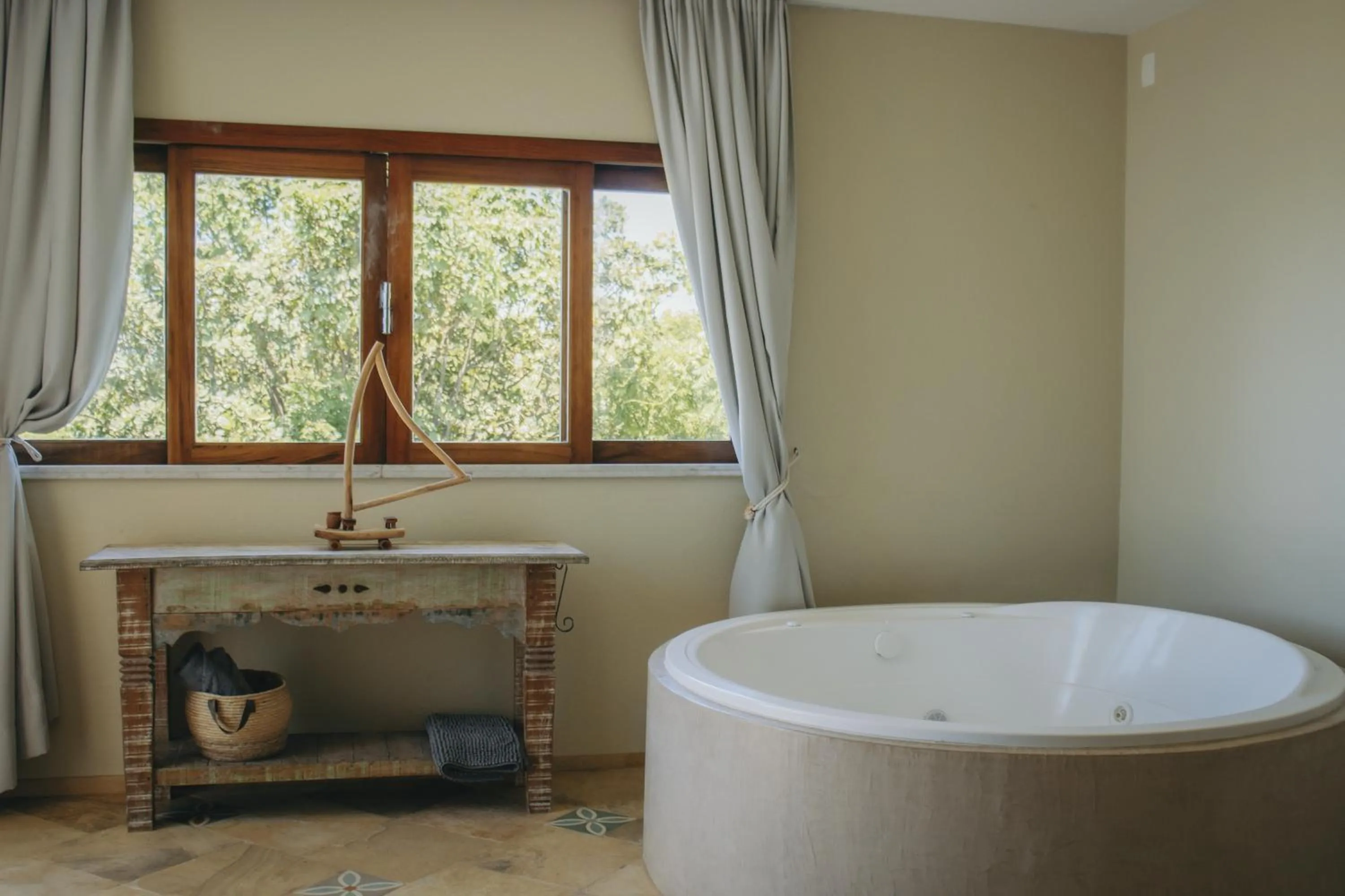 Hot Tub in Dolce Vita Guest House