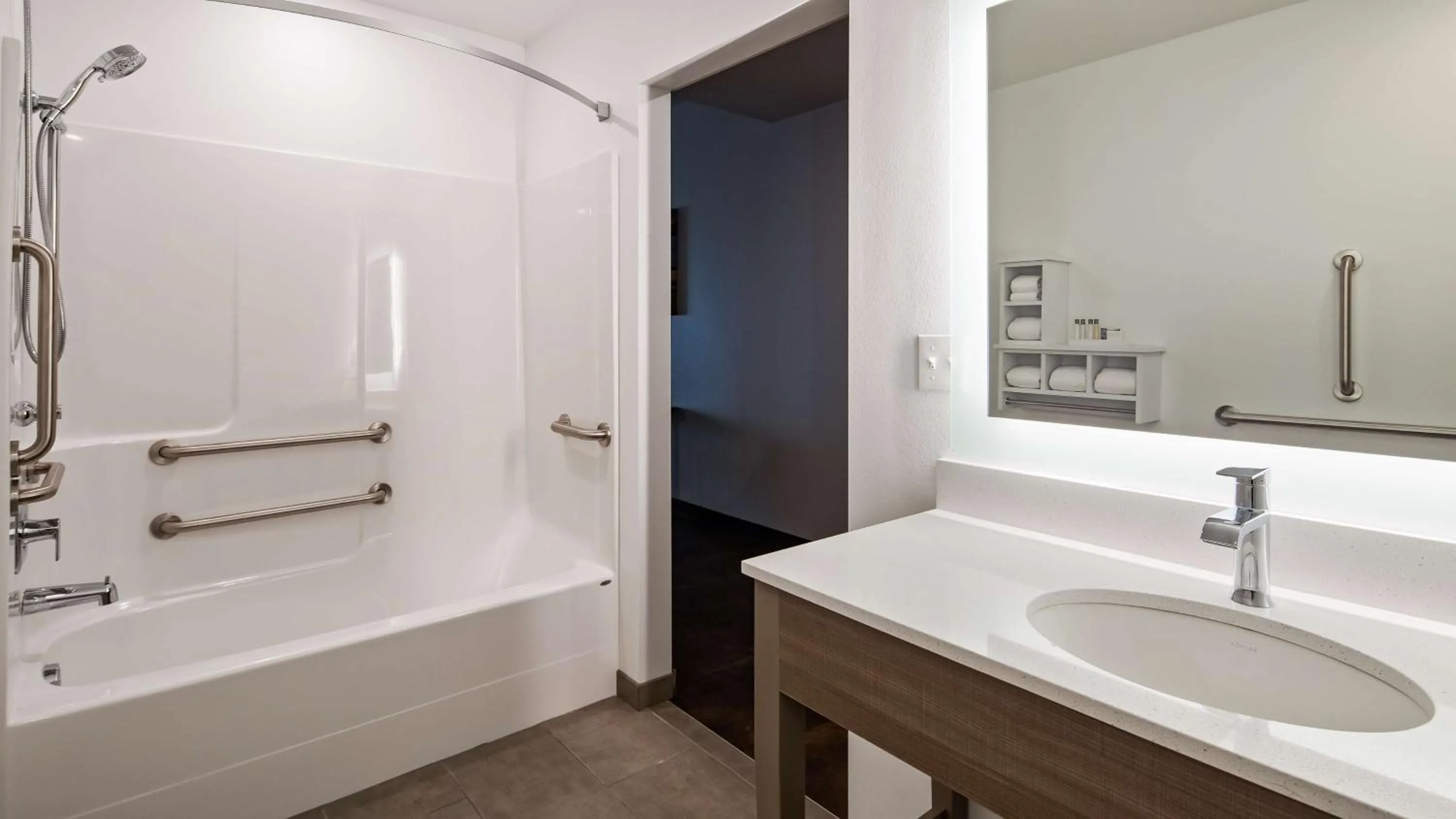 Photo of the whole room in The Forge Hotel BW Signature Collection