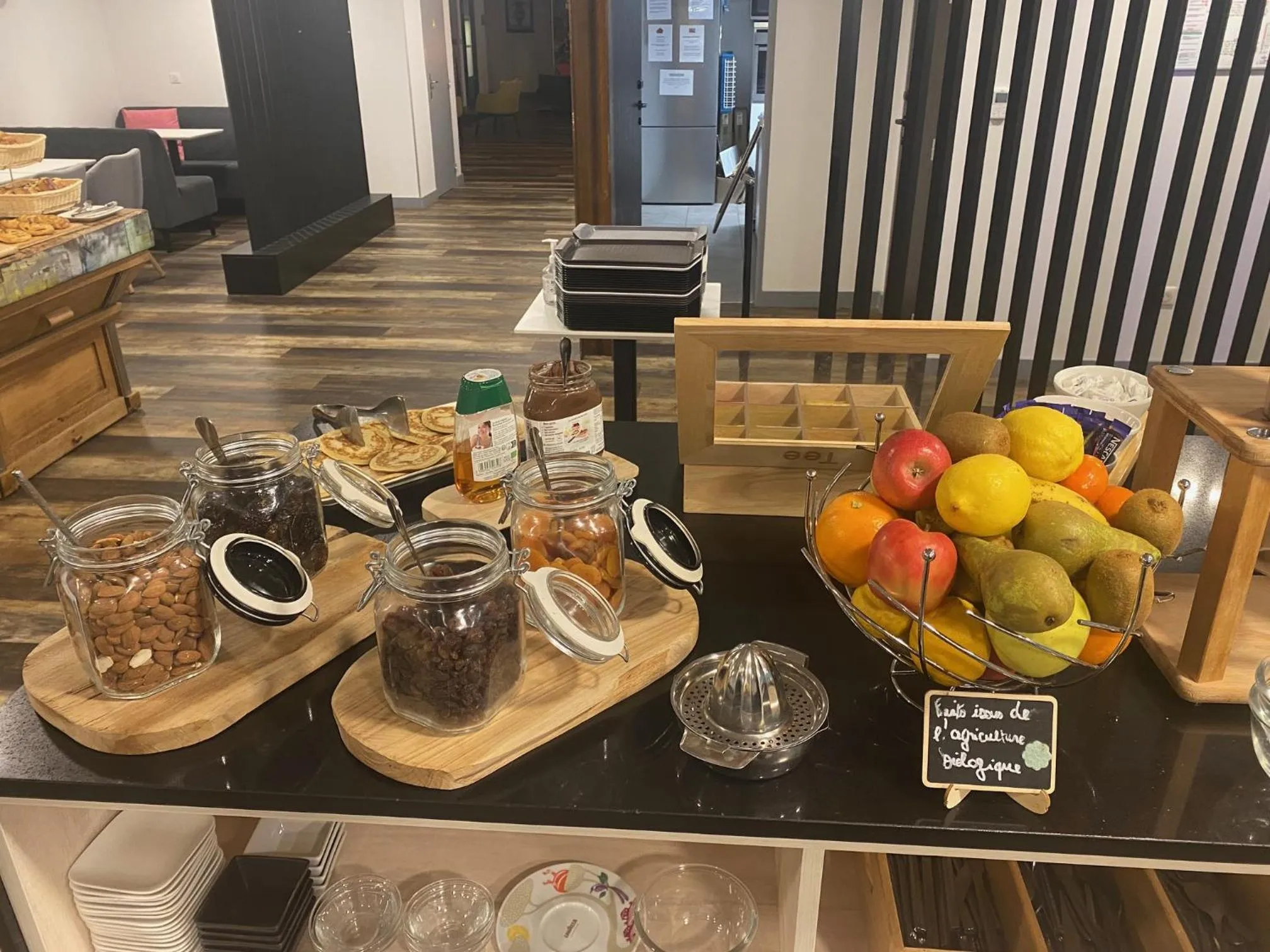 Breakfast in Sure Hotel by Best Western Les Portes de Montauban