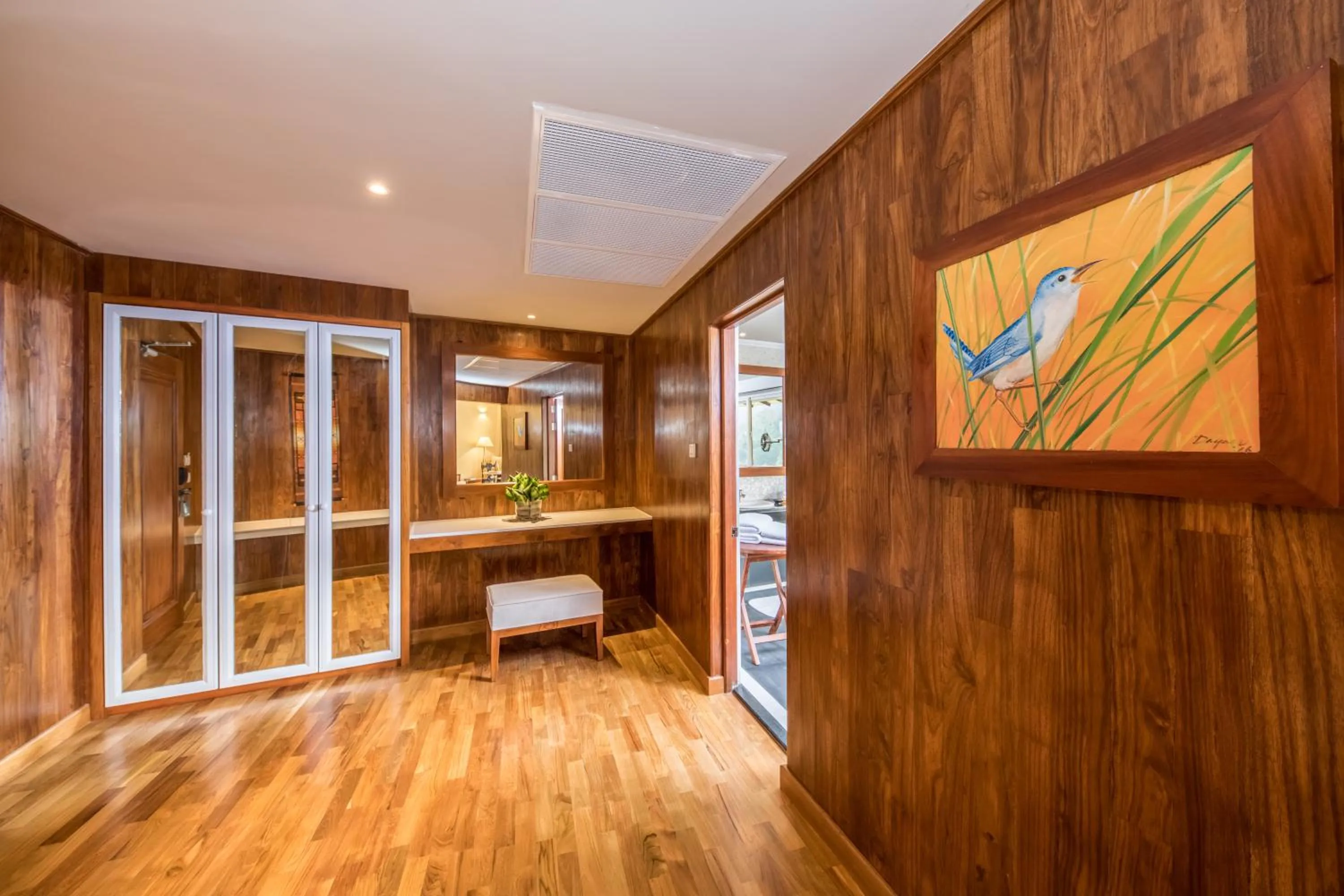 wardrobe in Earl's Regent Hotel