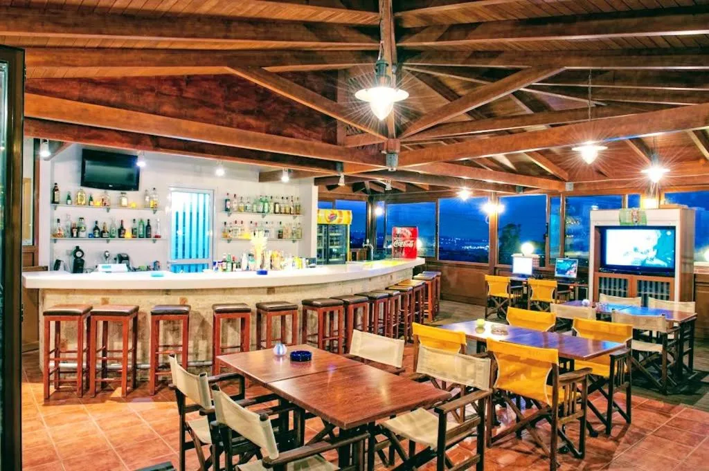 Restaurant/places to eat in Ippoliti Village