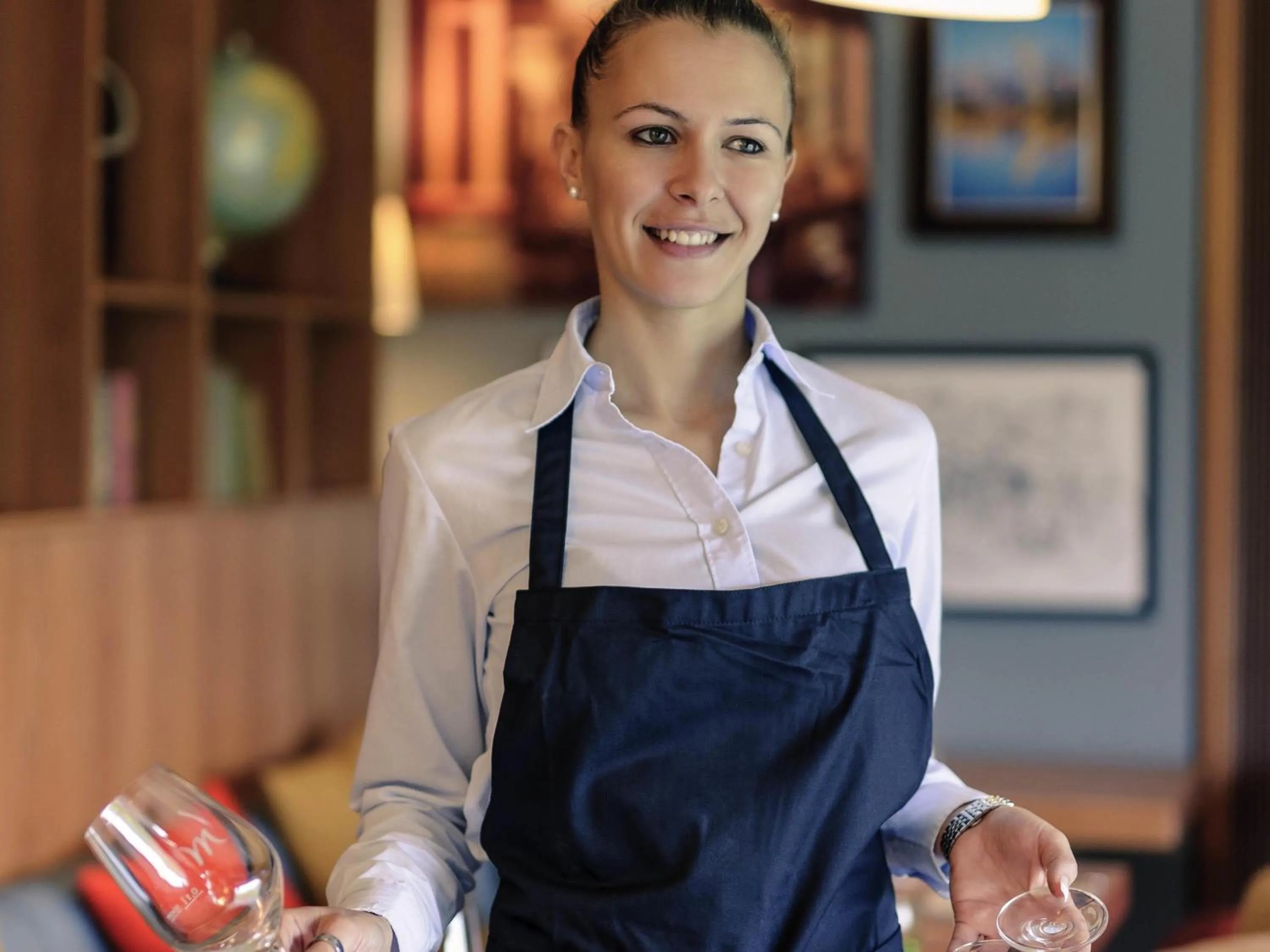 Restaurant/places to eat in Mercure Hotel Frankfurt Eschborn Helfmann-Park