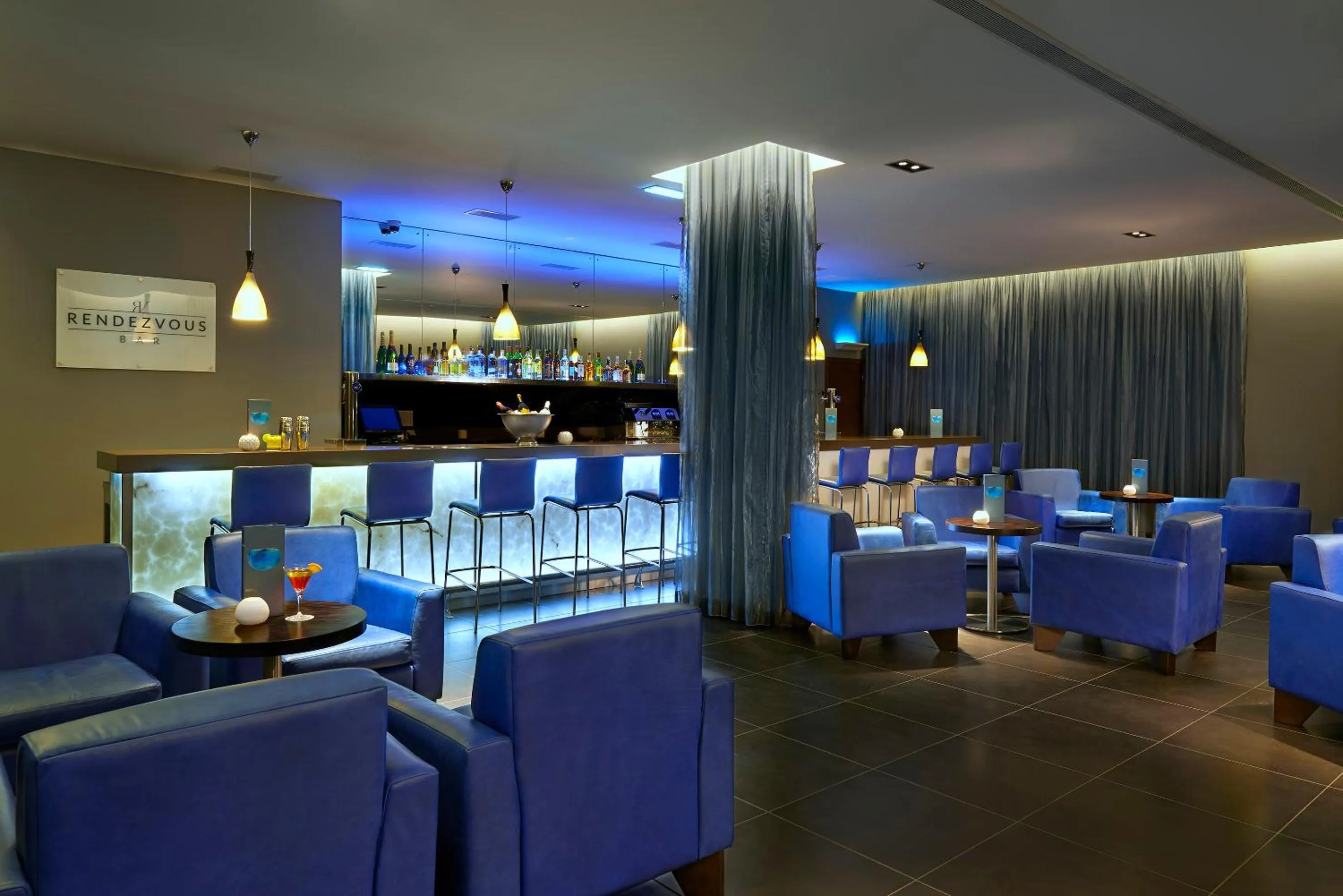 Lounge or bar in Melia Dunas Beach Resort & Spa - All Inclusive