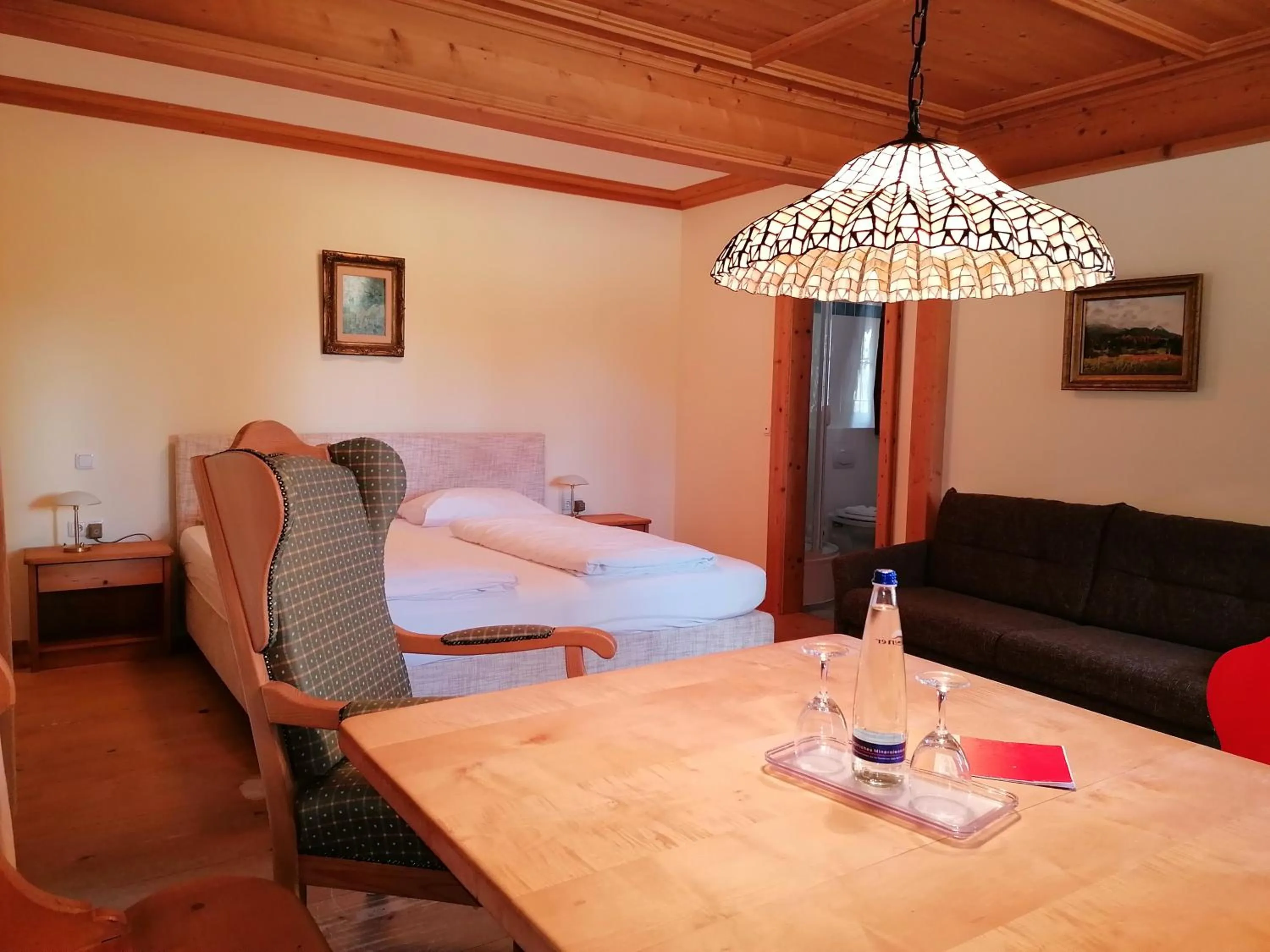 Photo of the whole room, Bed in Berghotel Sudelfeld