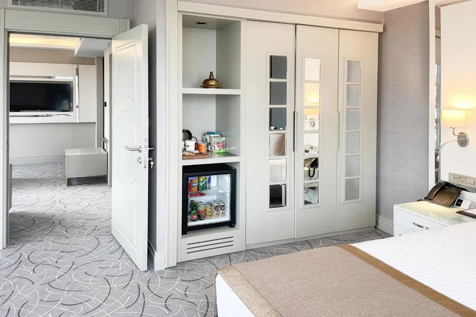 Drinks, Bed in The Conforium Hotel Van