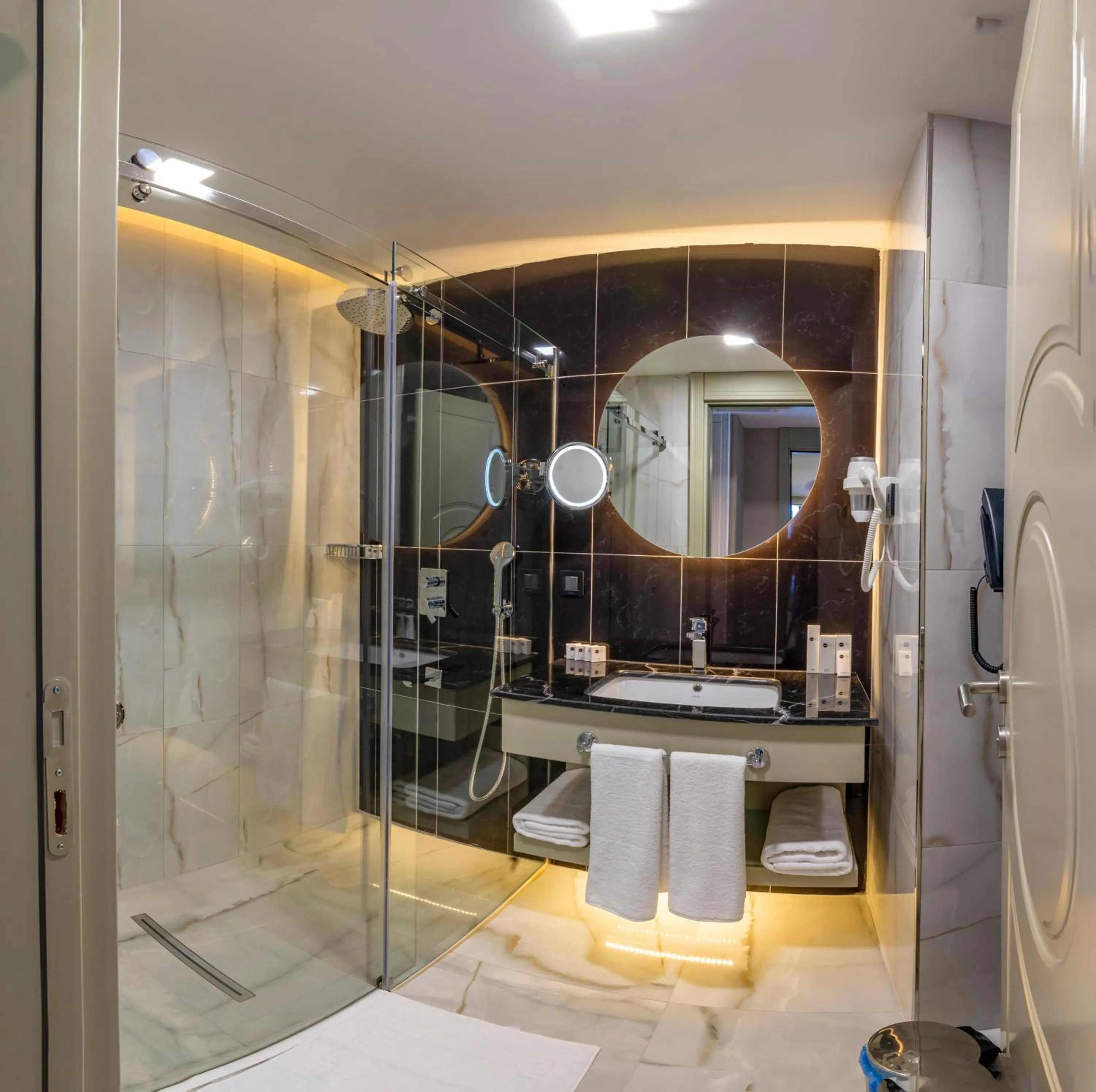 Bathroom in The Conforium Hotel Van