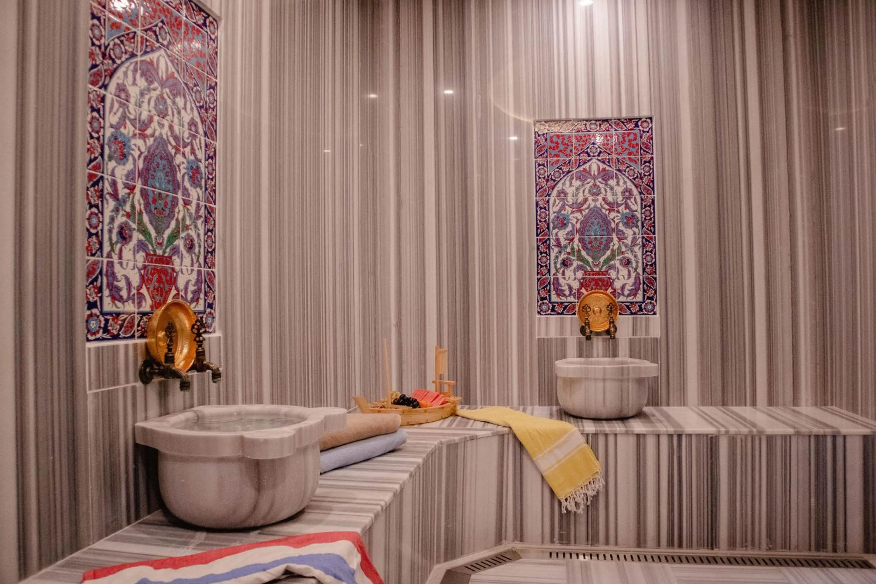 Public Bath in The Conforium Hotel Van