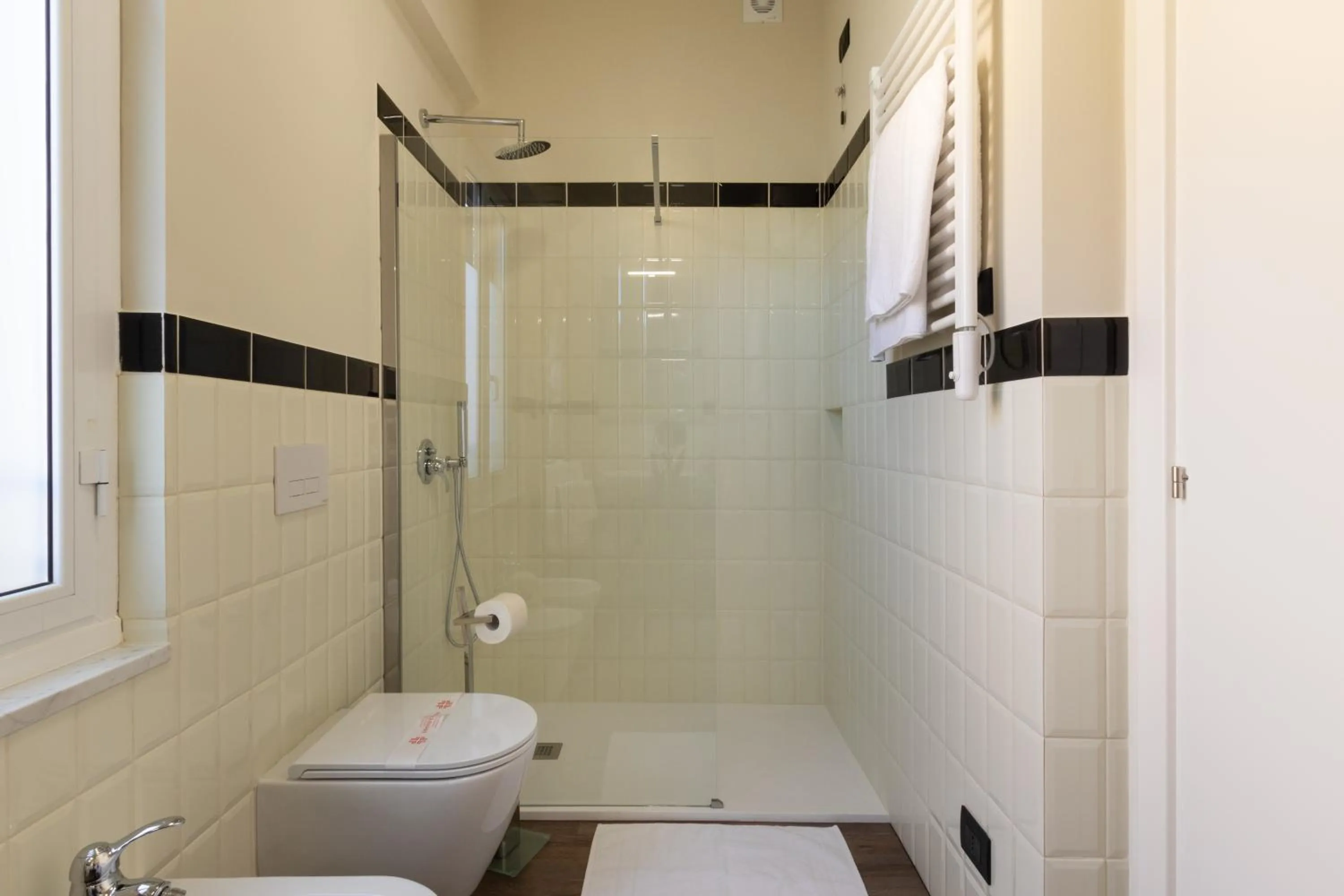 Shower in The Time -Home & Hotel-