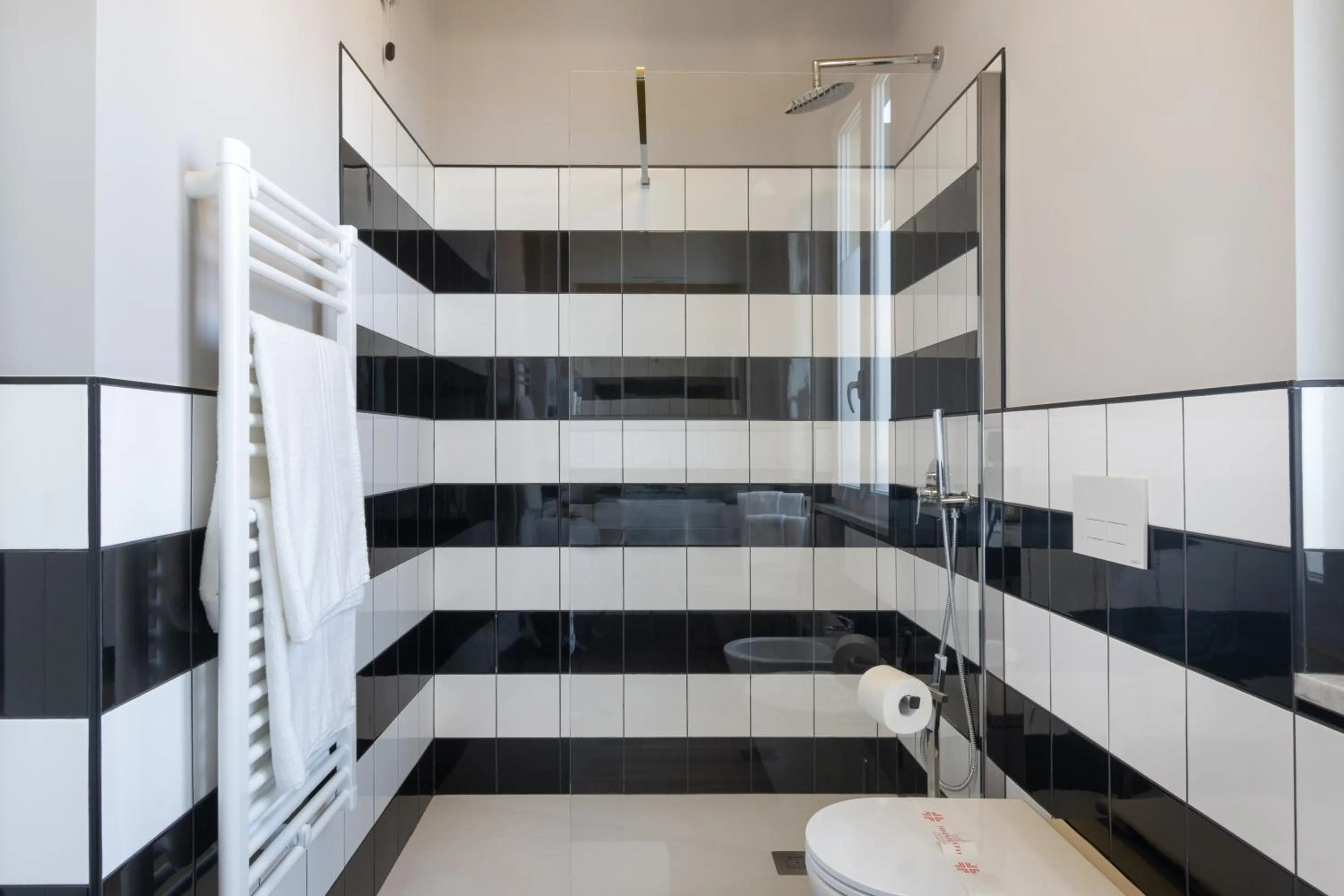 Shower in The Time -Home & Hotel-