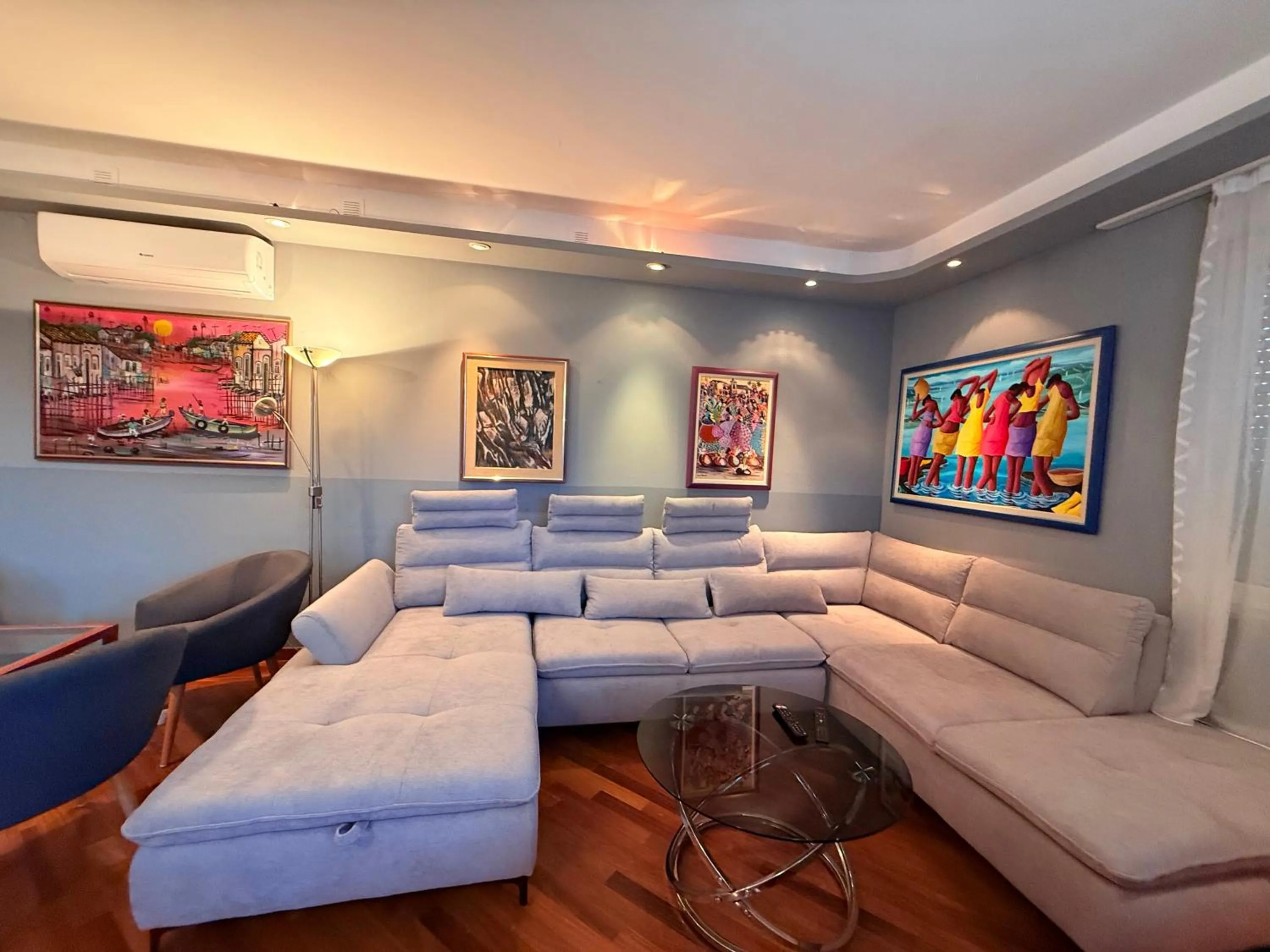 Blue Stella Luxury Apartment