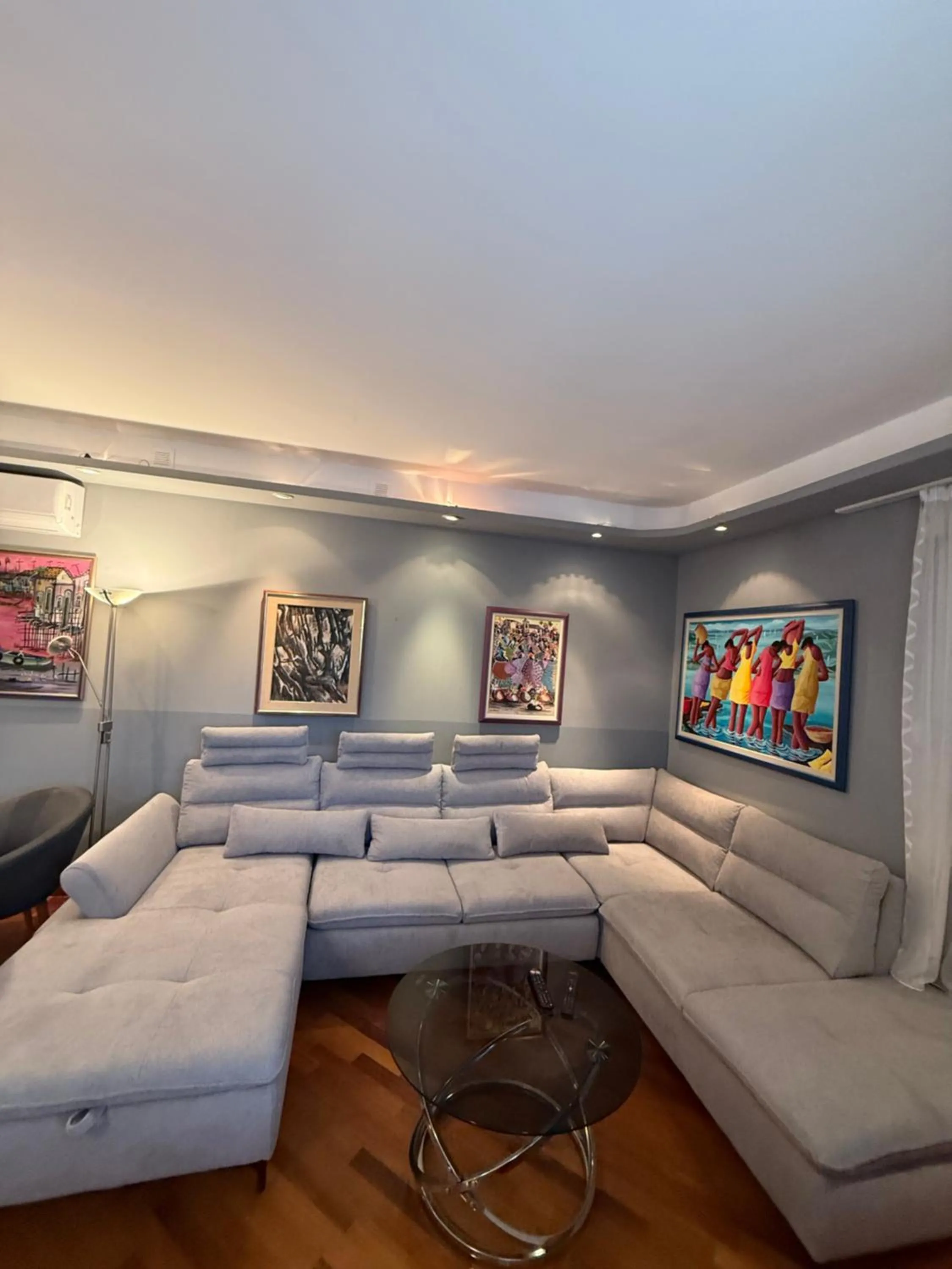 Blue Stella Luxury Apartment