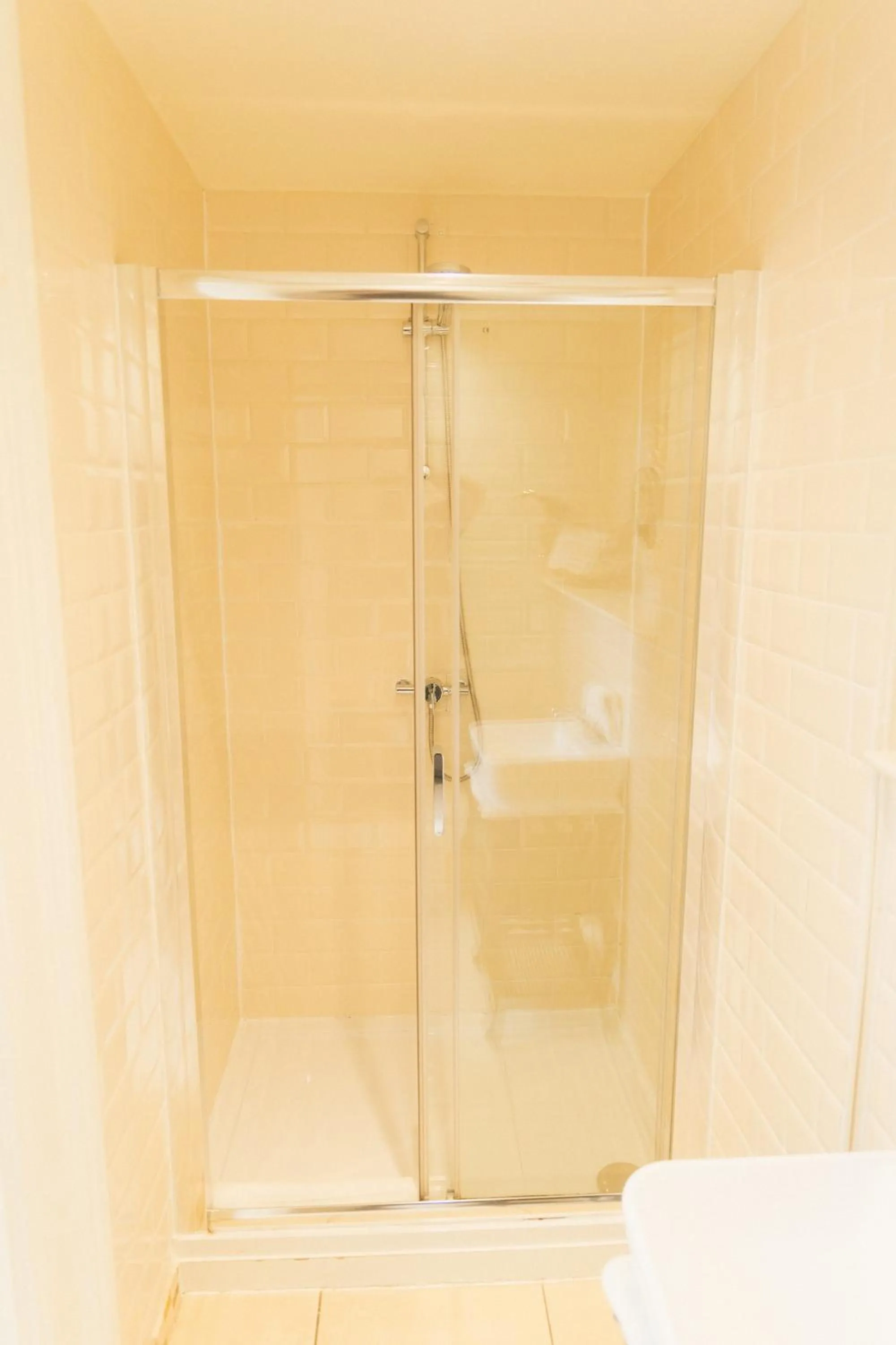 Shower in RainHill Hall Hotel