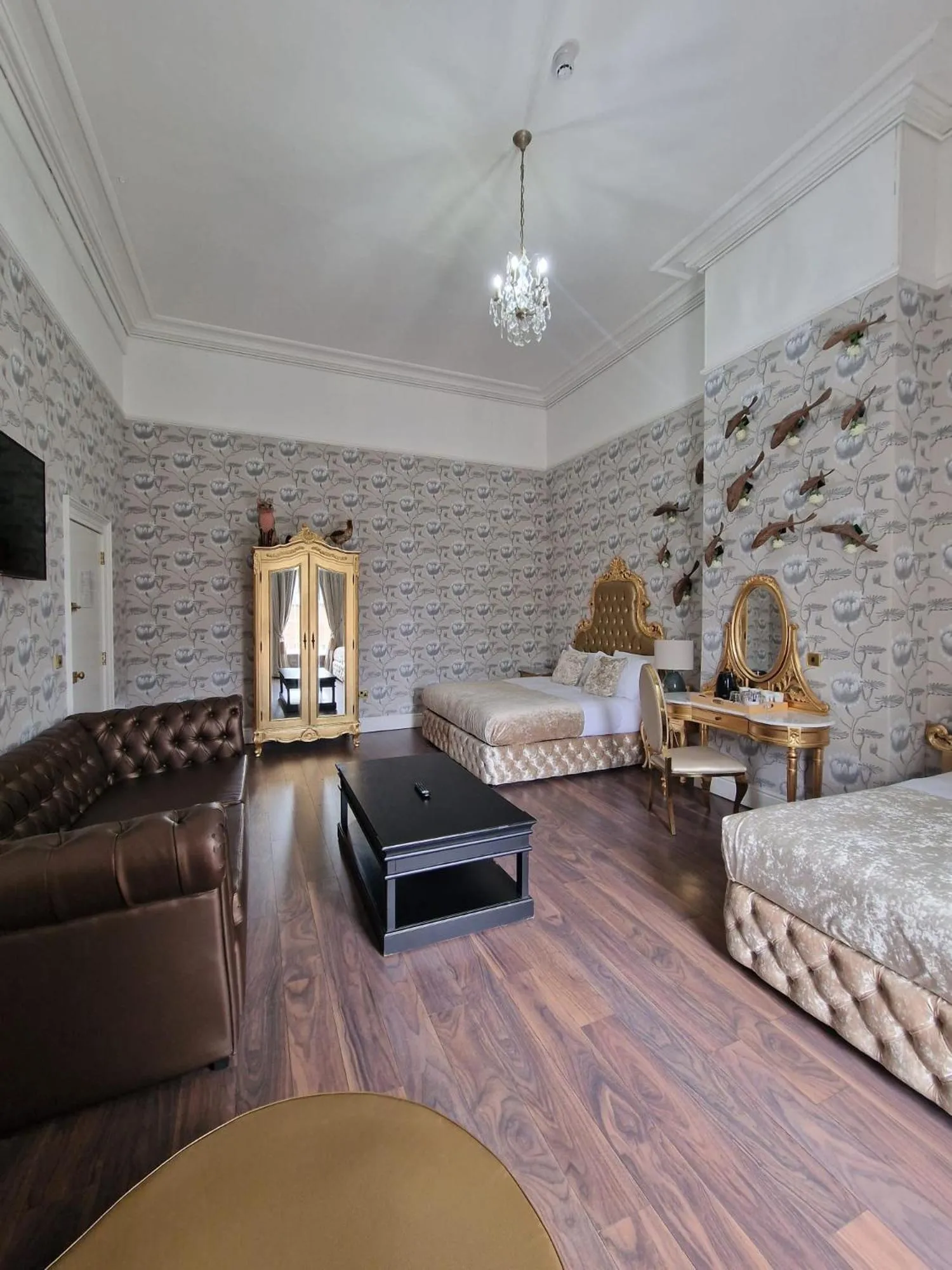 Bathroom, Bed in RainHill Hall Hotel