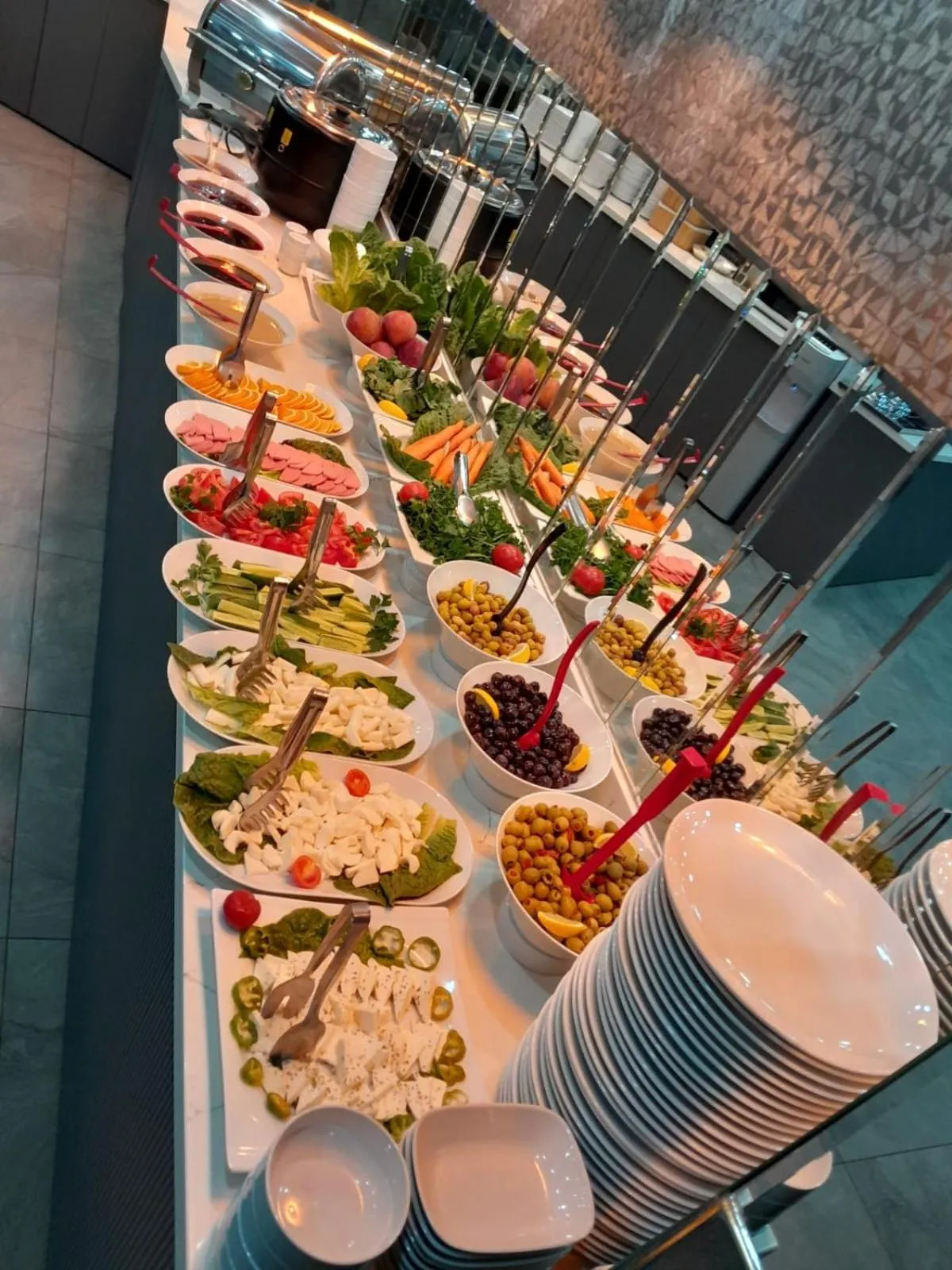 Buffet breakfast in Vizyon Park Otel