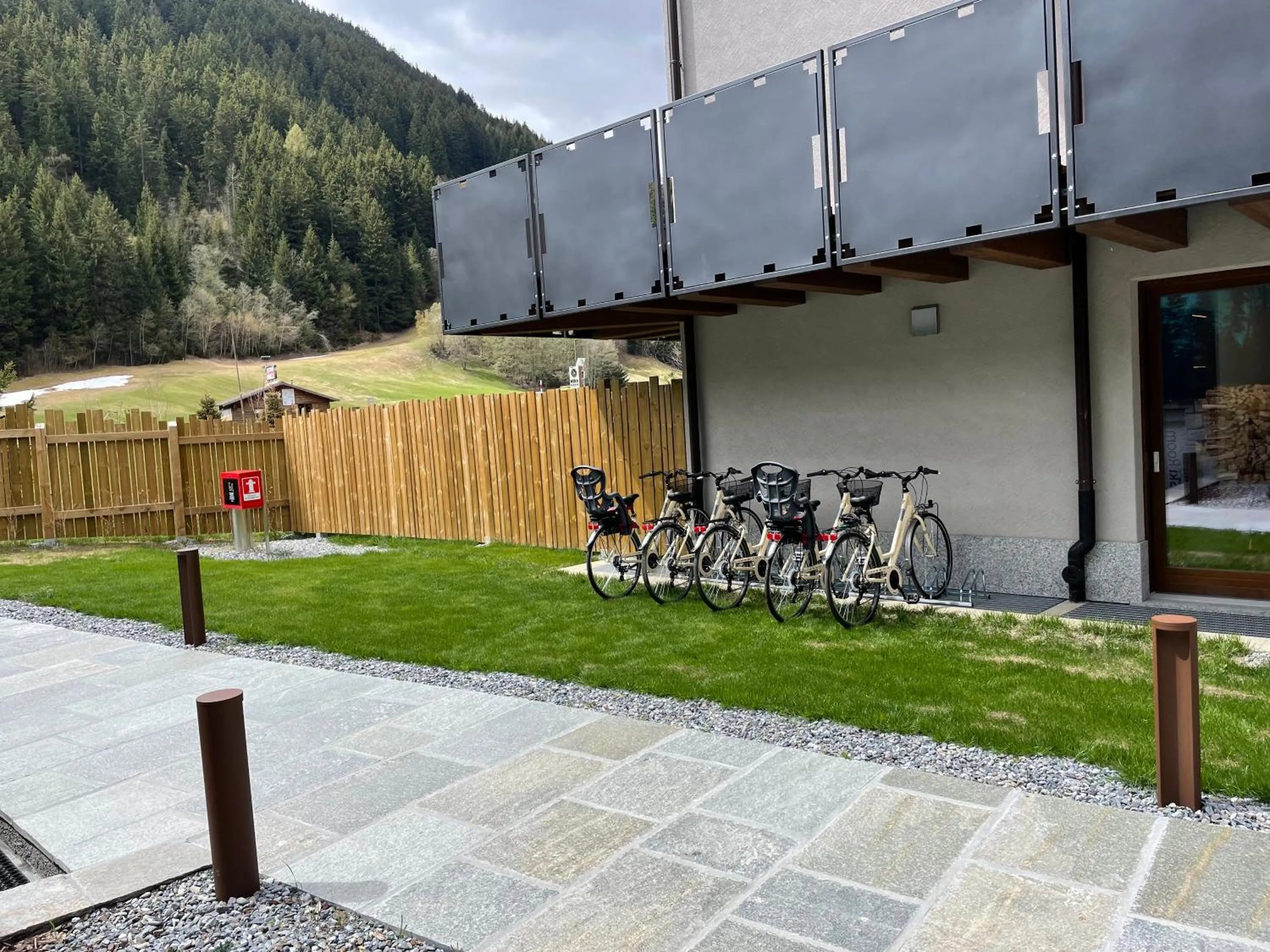 Cycling in Nira Mountain Resort Futura