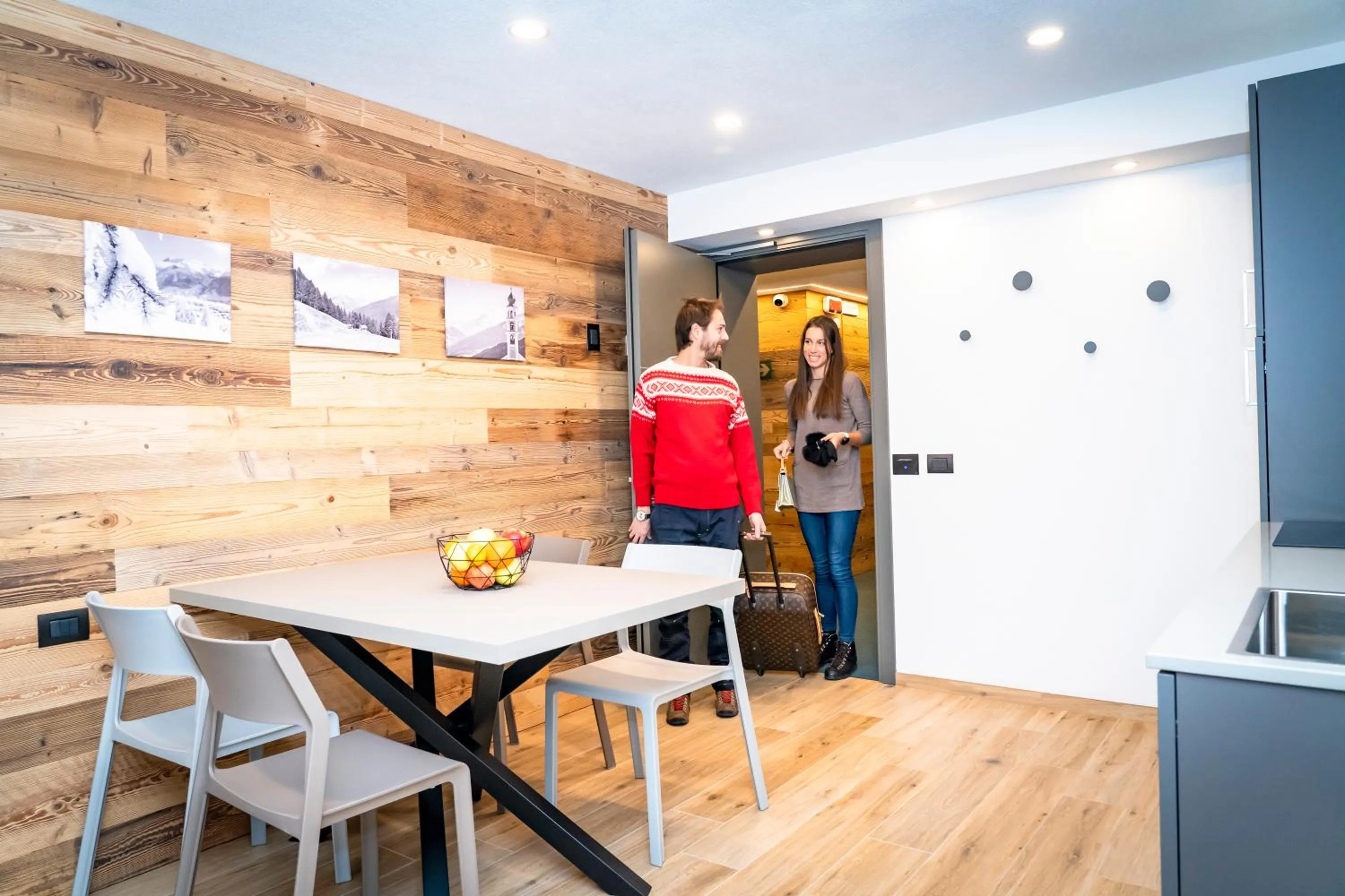 People in Nira Mountain Resort Futura