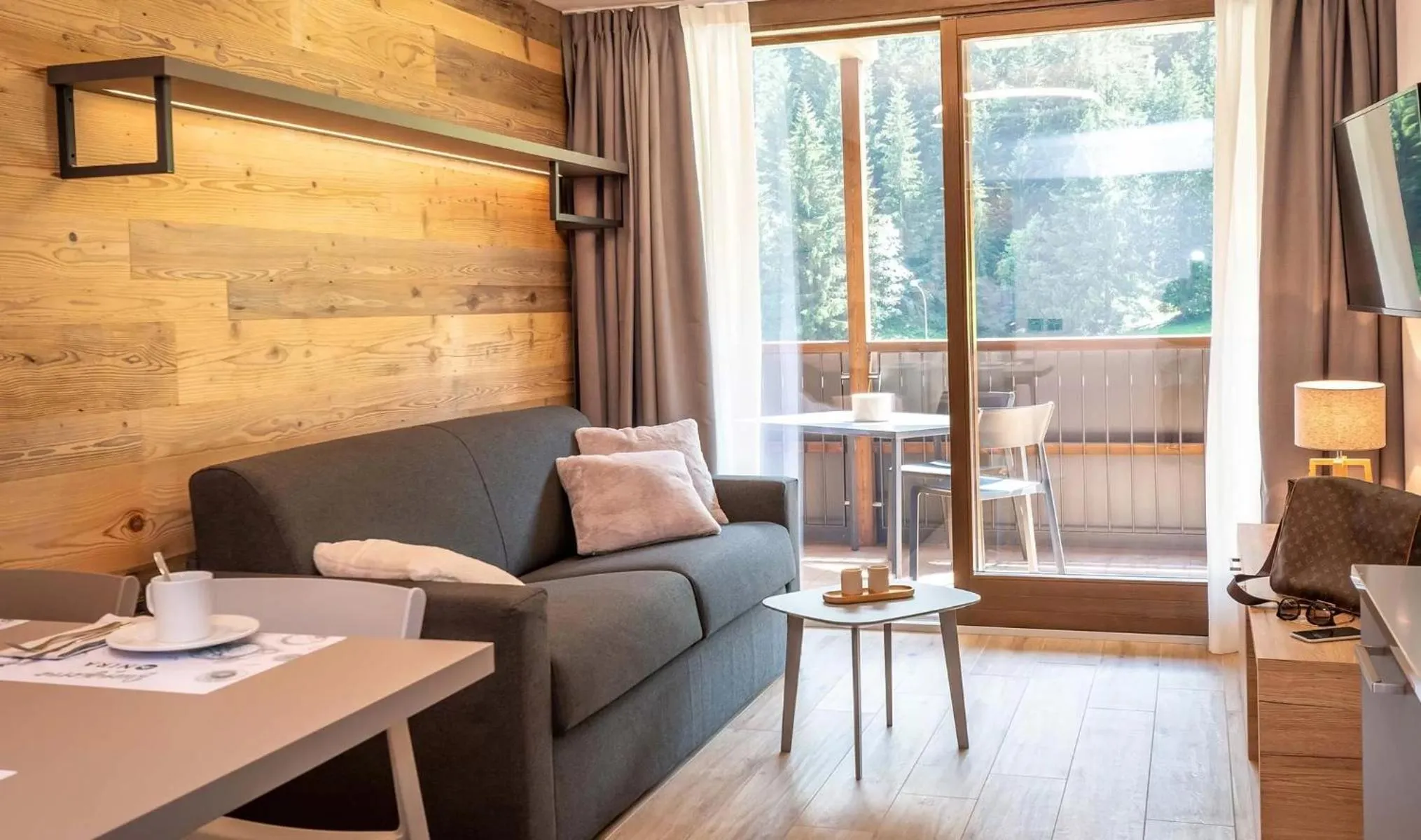 Balcony/Terrace in Nira Mountain Resort Futura