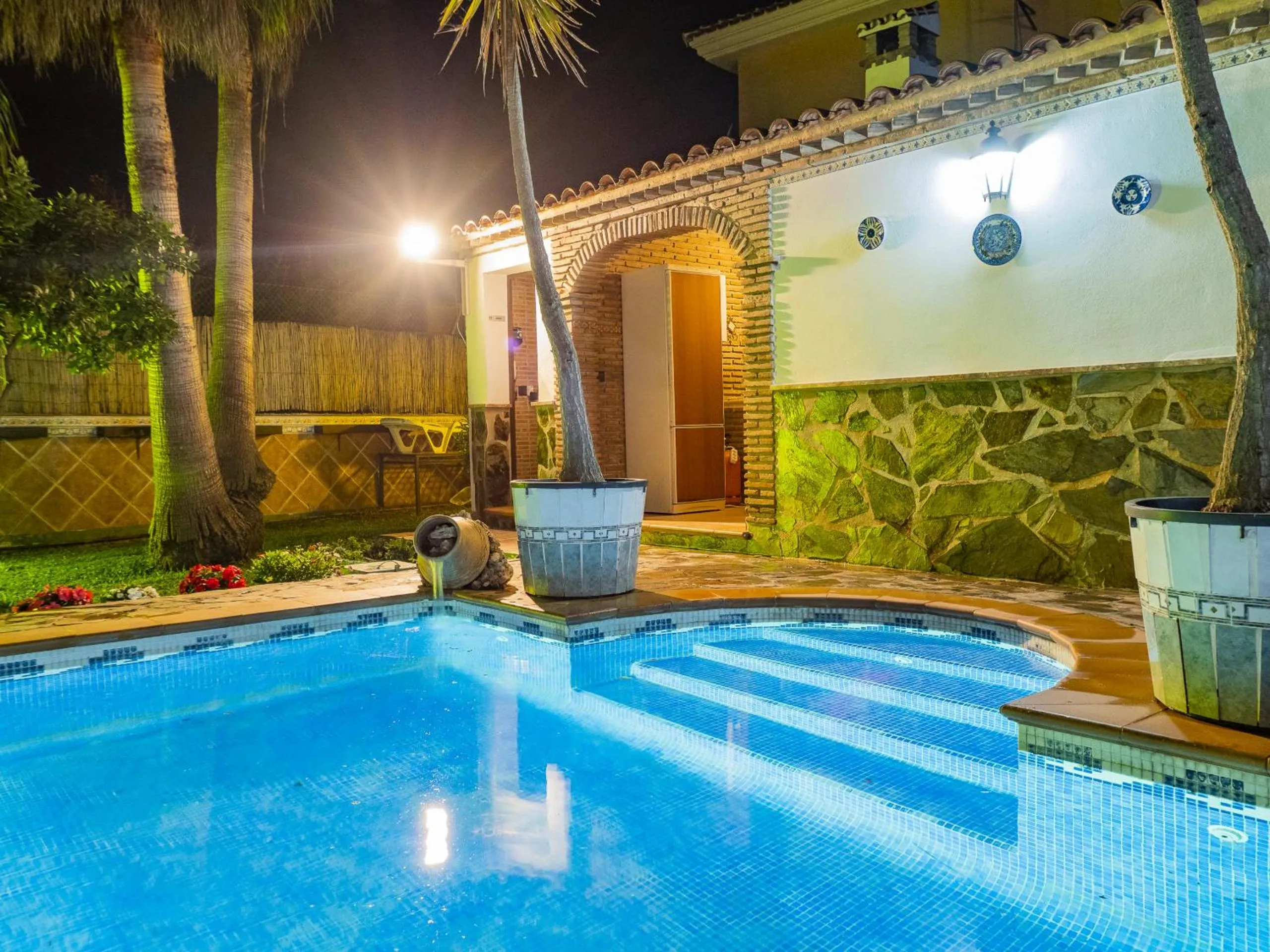 Swimming pool in Cubo's Casa Rural Sol