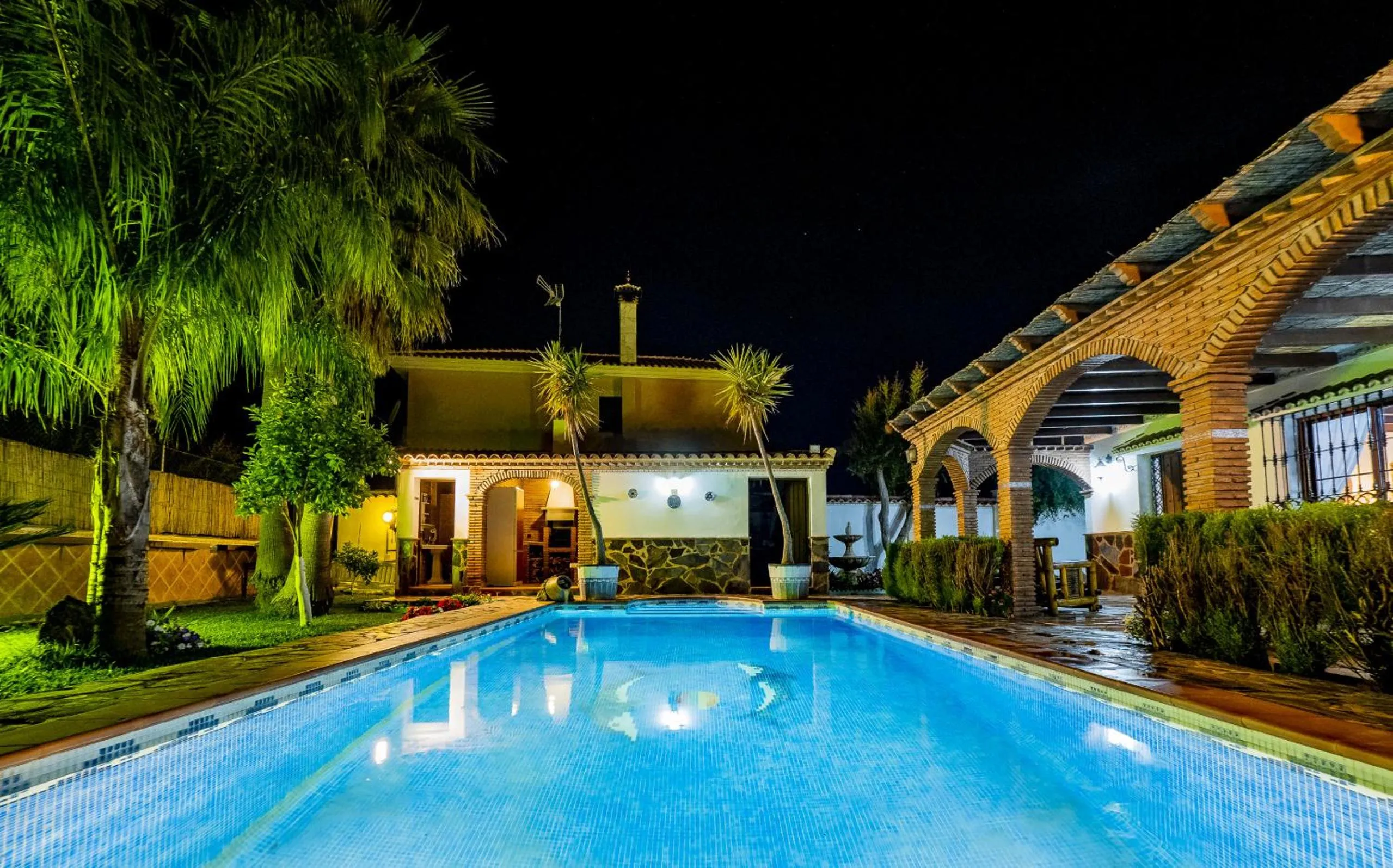 Swimming pool in Cubo's Casa Rural Sol