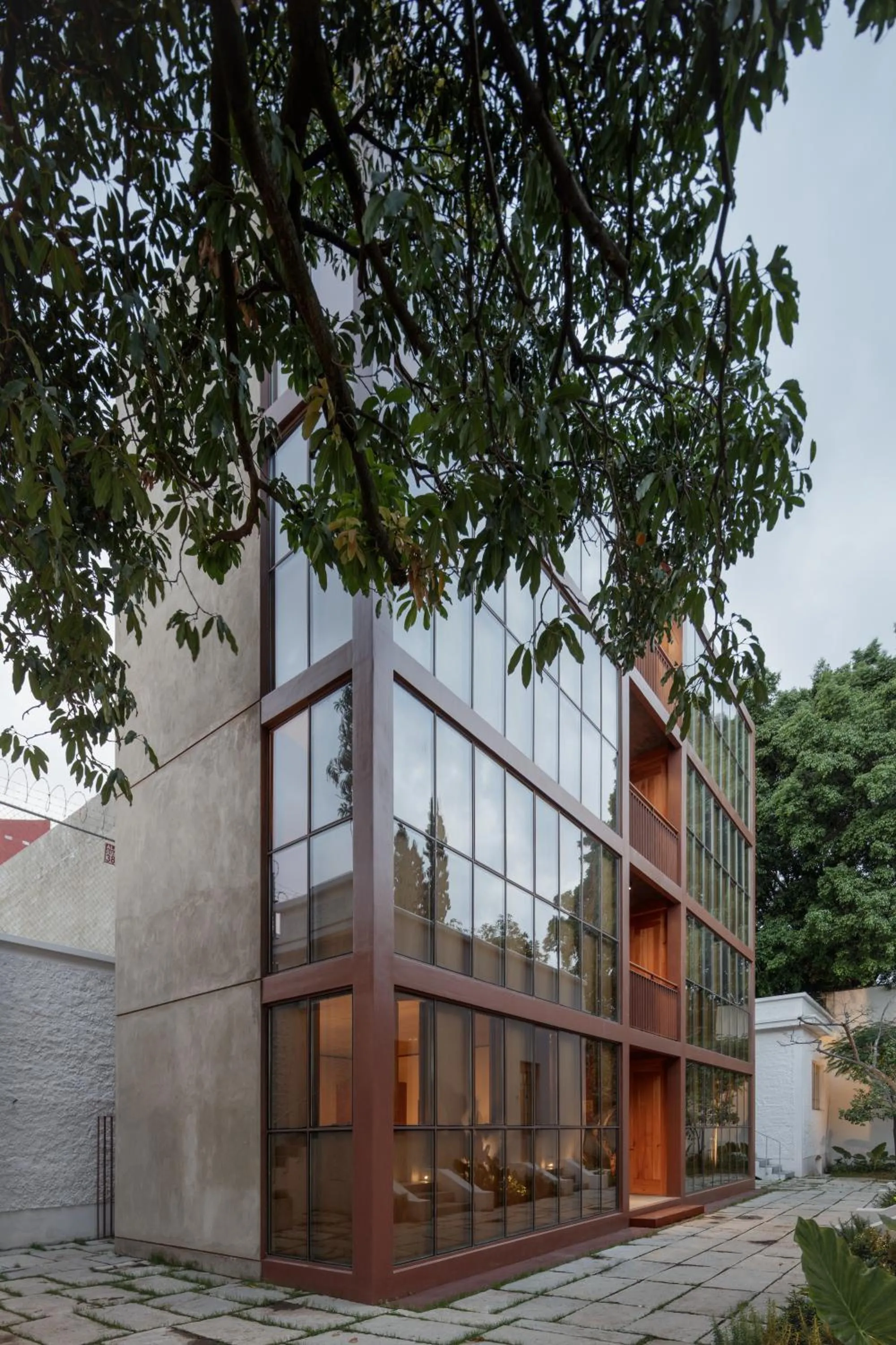 Property building in Casa Bosque Eduviges