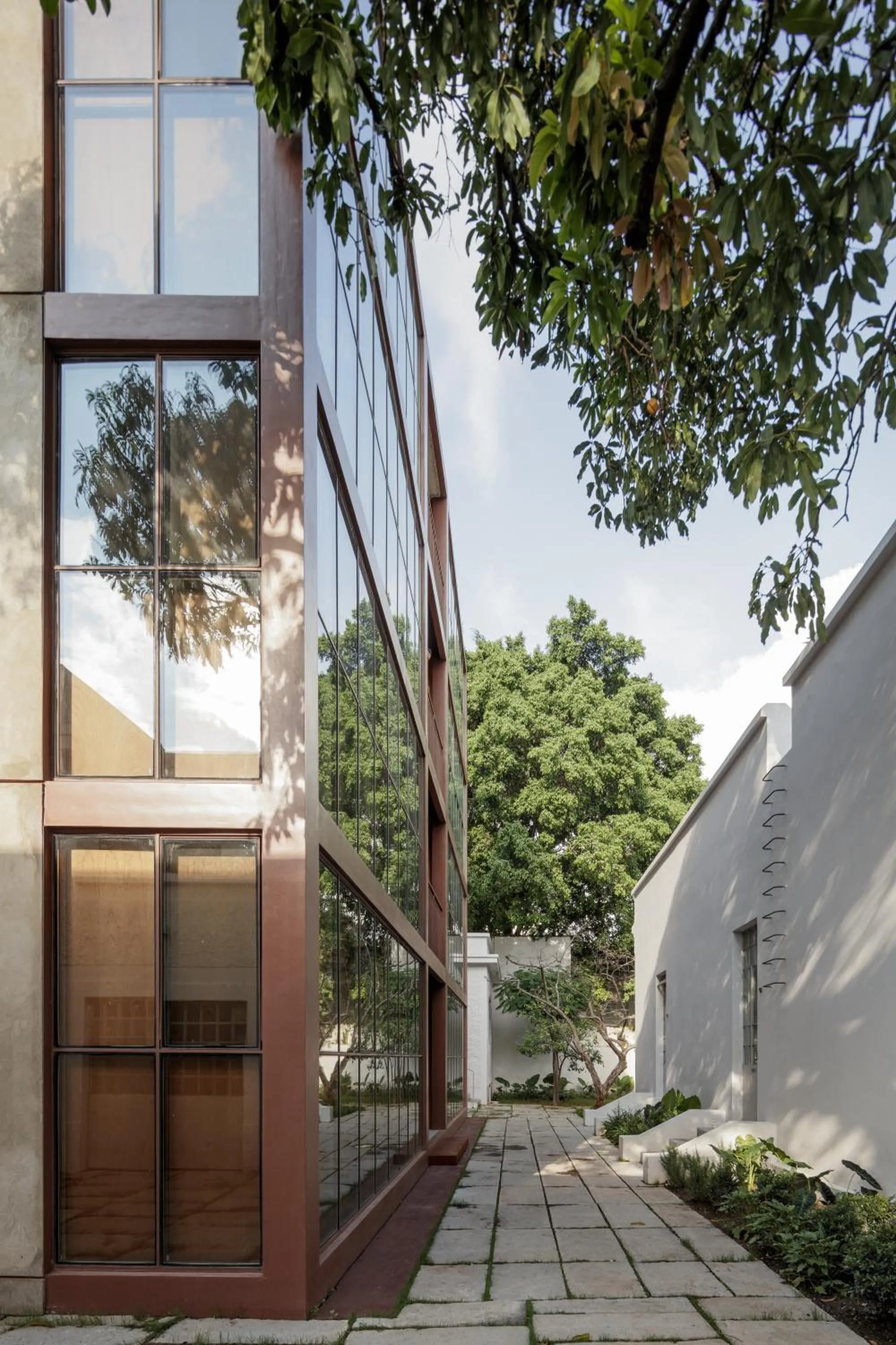 Property building in Casa Bosque Eduviges