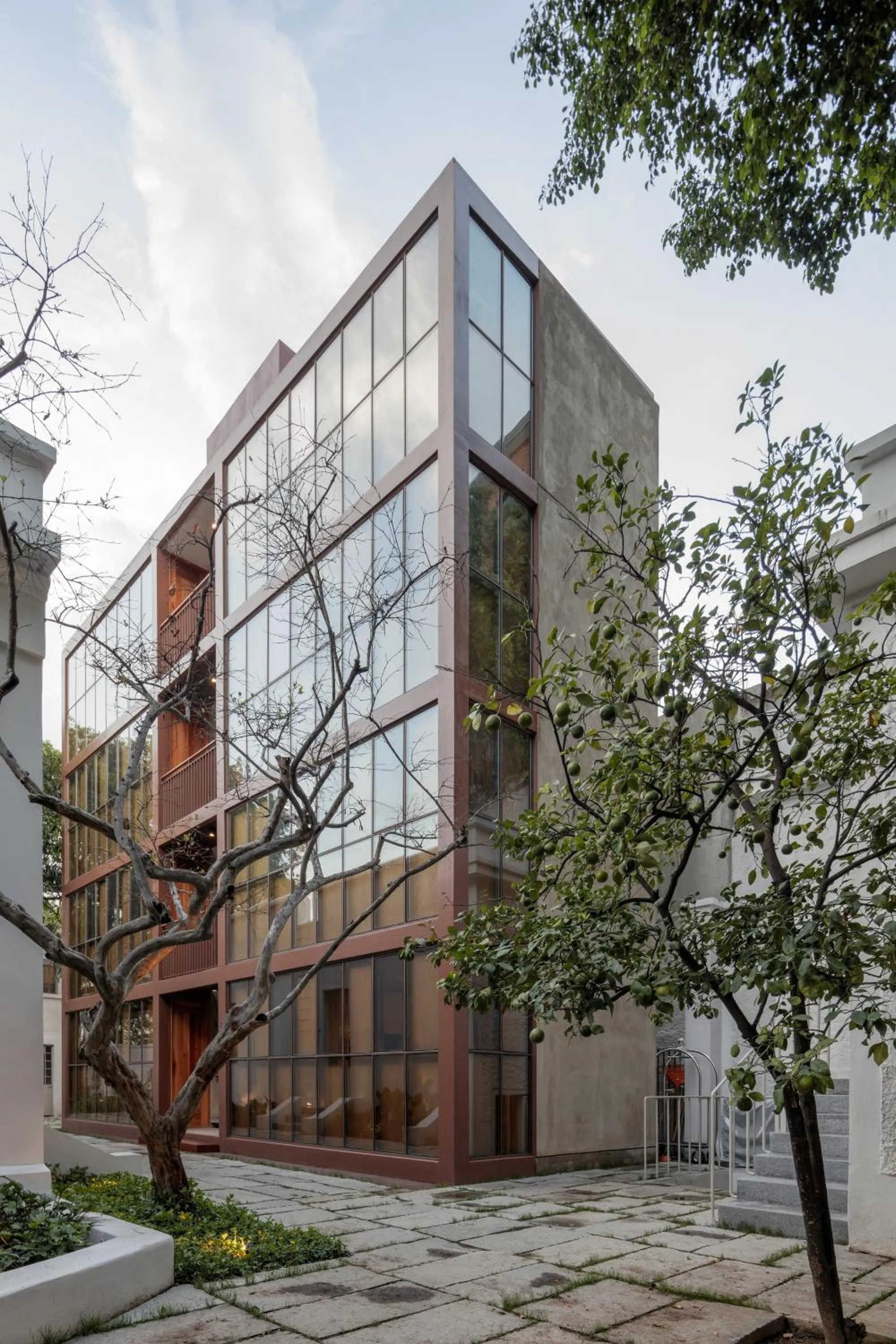 Property building in Casa Bosque Eduviges