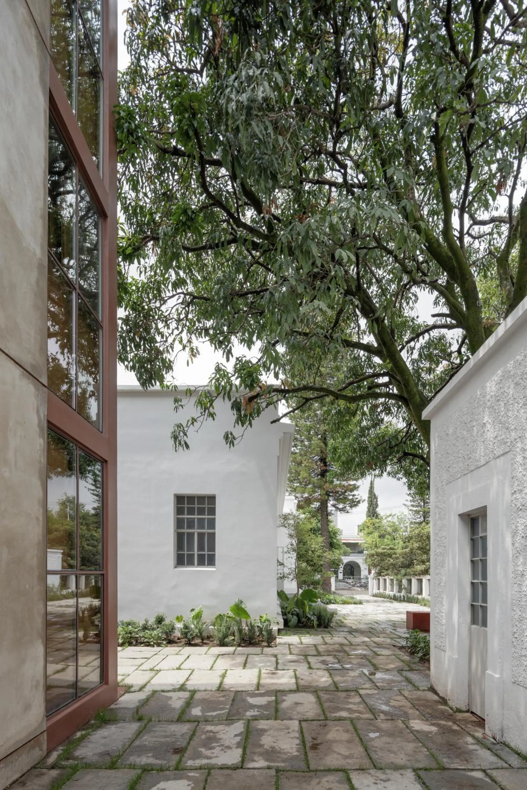 Property building in Casa Bosque Eduviges