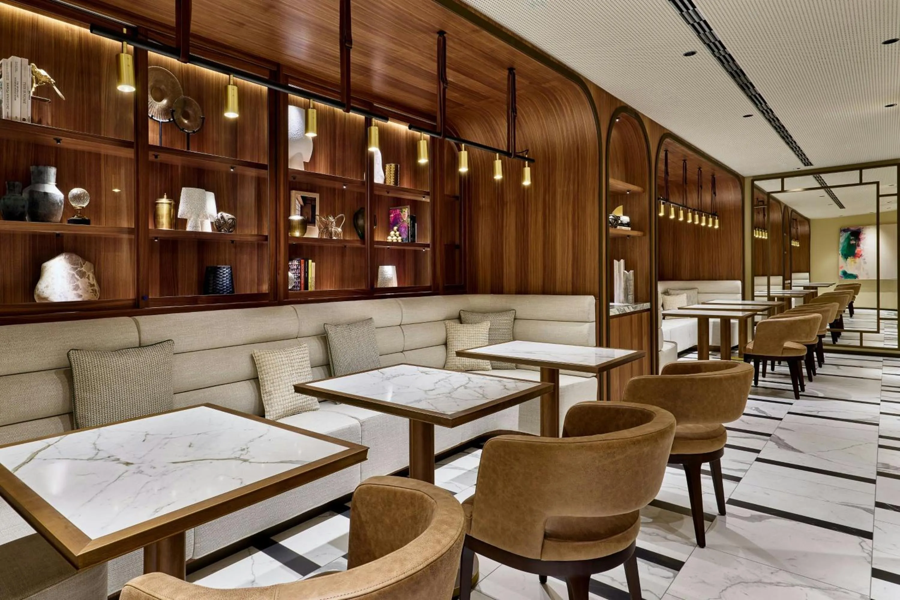 Lounge or bar in Berlin Marriott Hotel