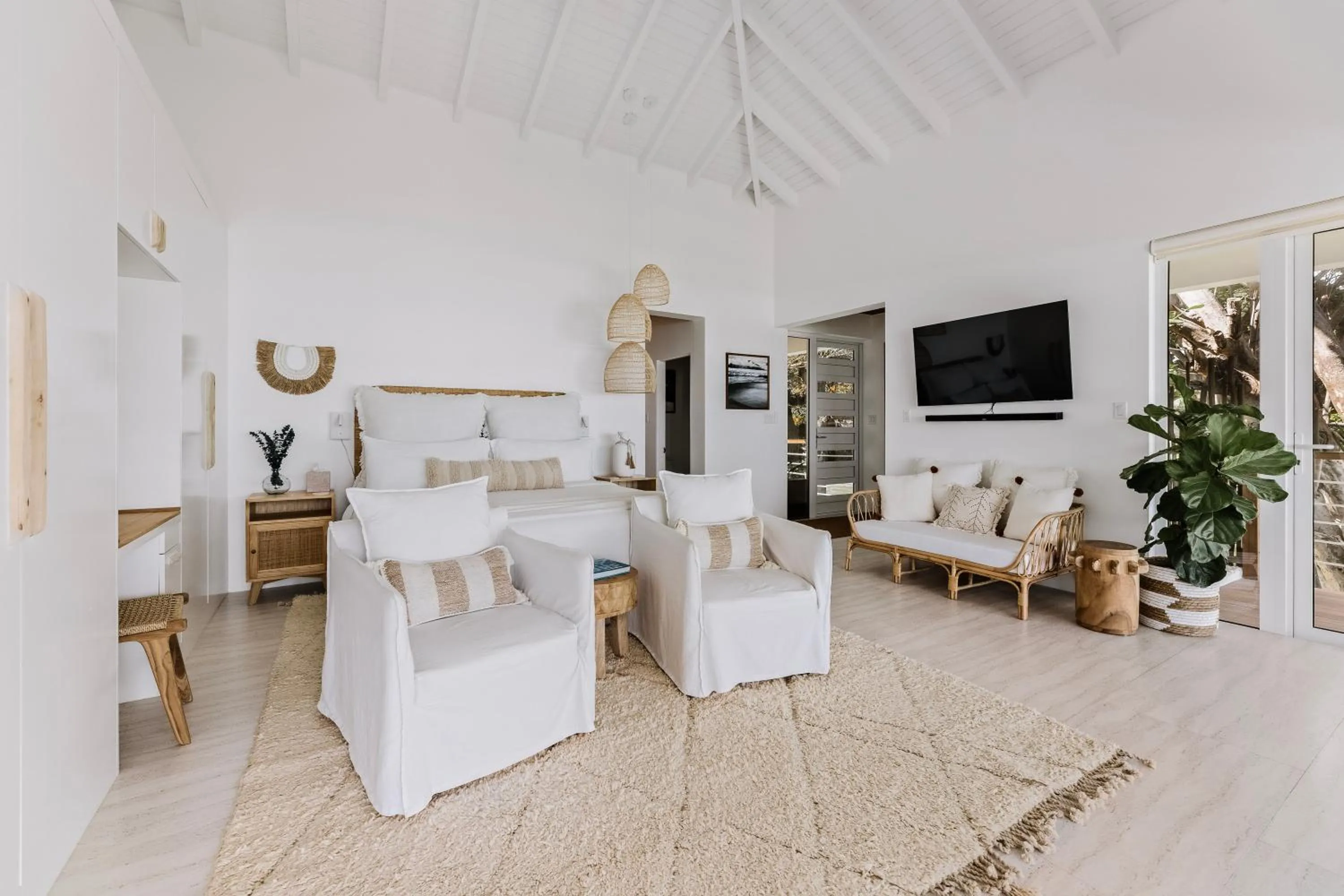 TV and multimedia, Bed in Long Bay Beach Resort