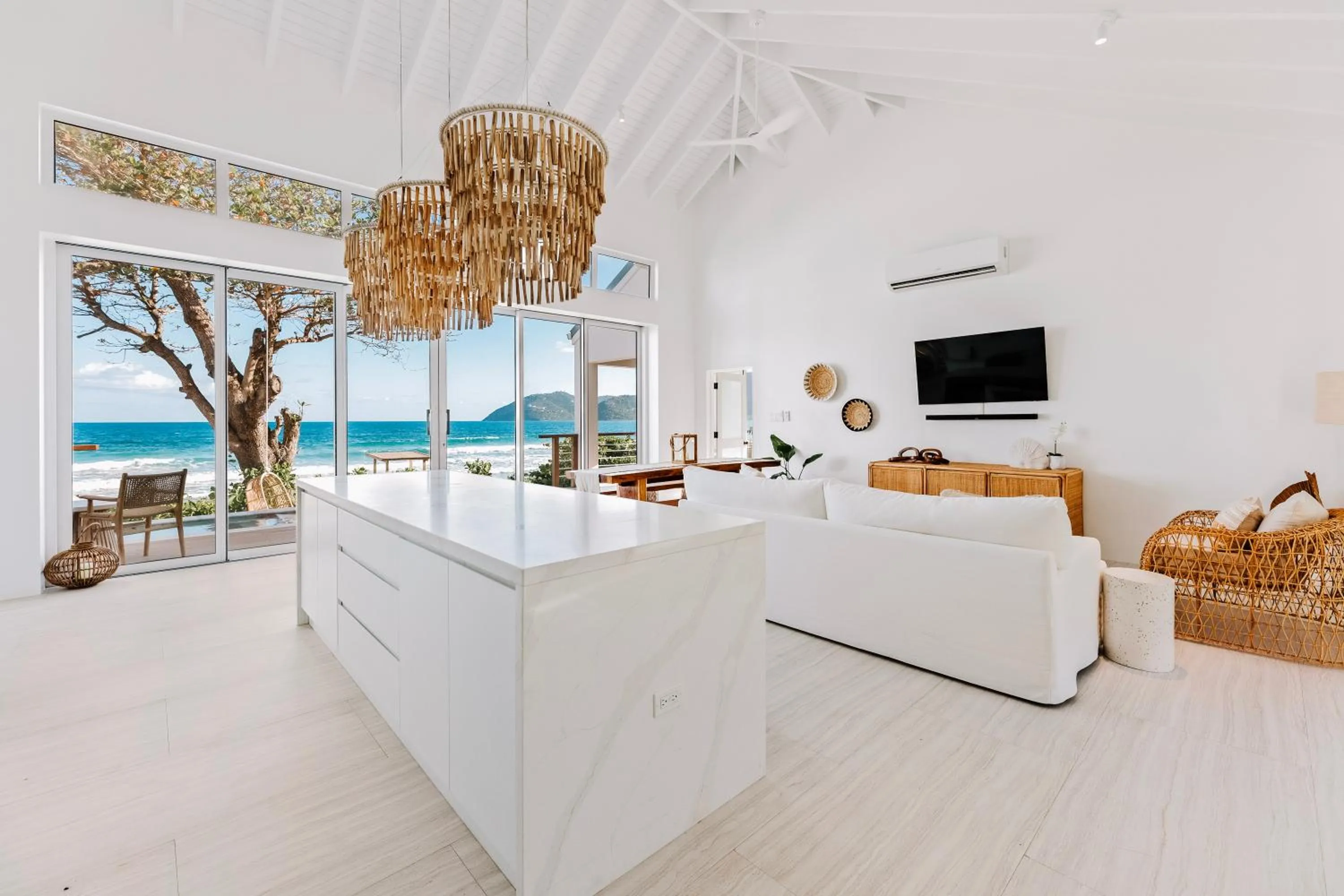 TV and multimedia in Long Bay Beach Resort