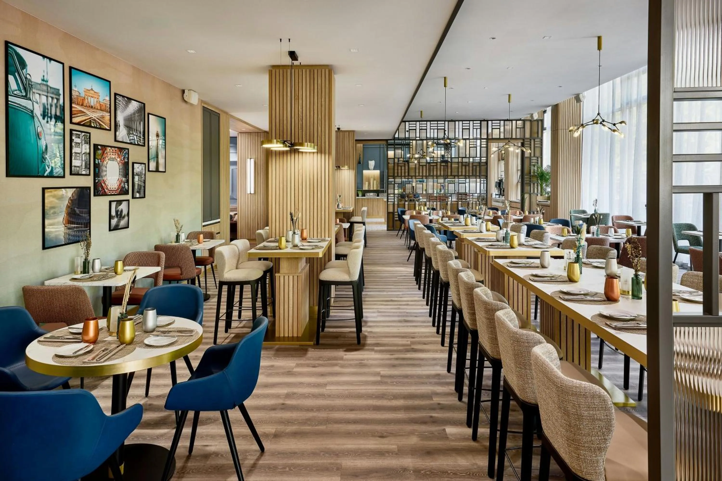 Breakfast in Courtyard by Marriott Berlin City Center