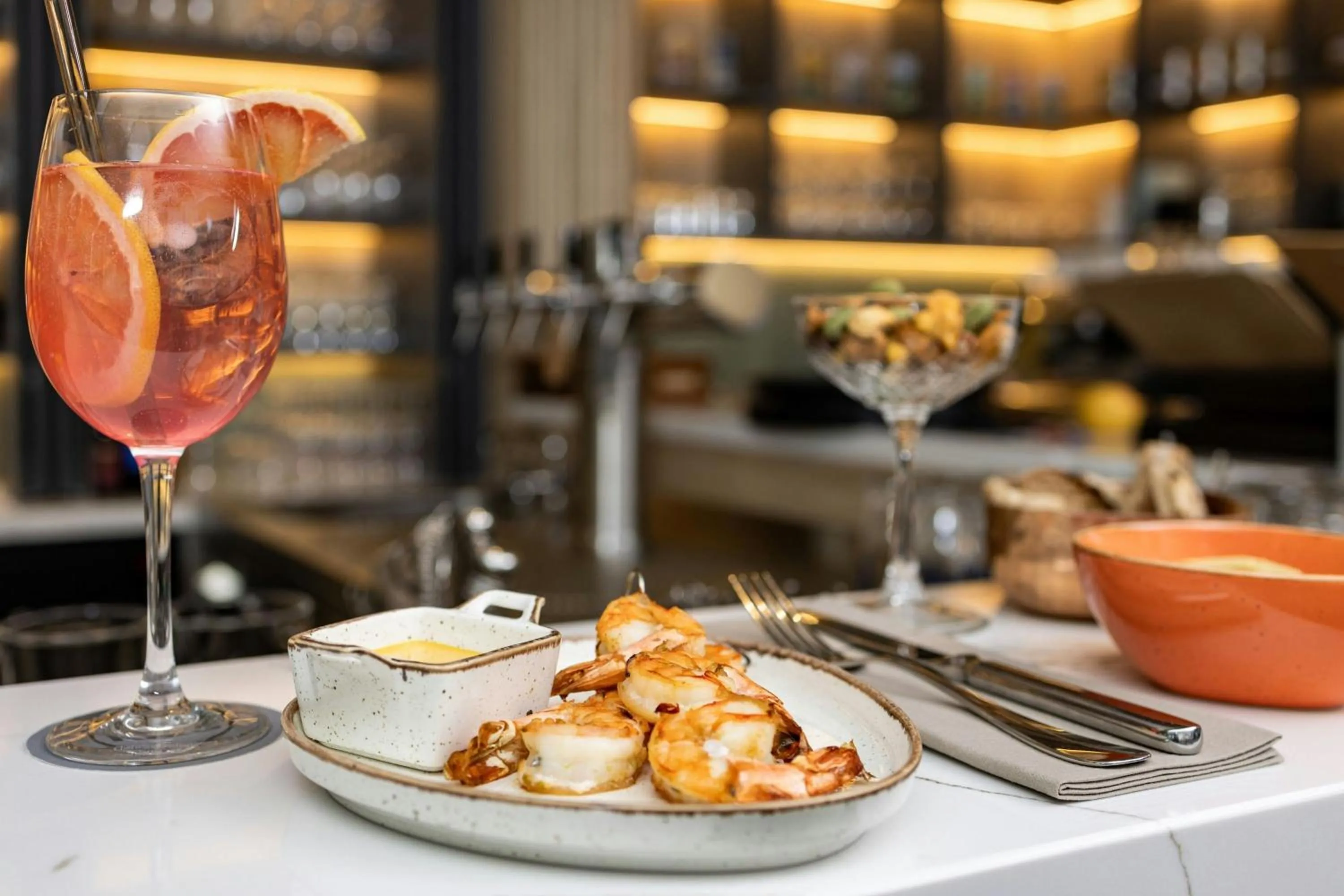 Lounge or bar in Courtyard by Marriott Berlin City Center