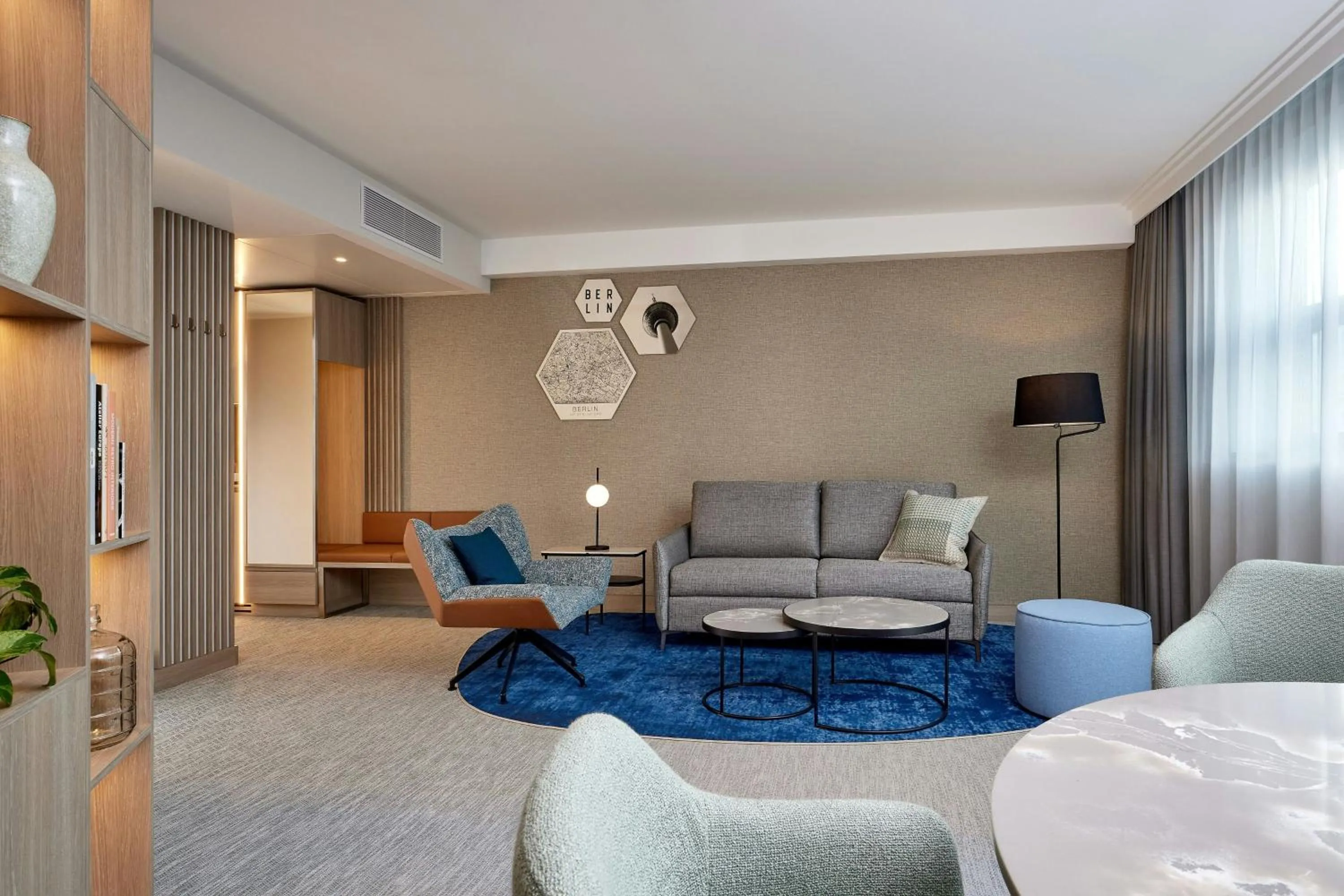 Photo of the whole room in Courtyard by Marriott Berlin City Center