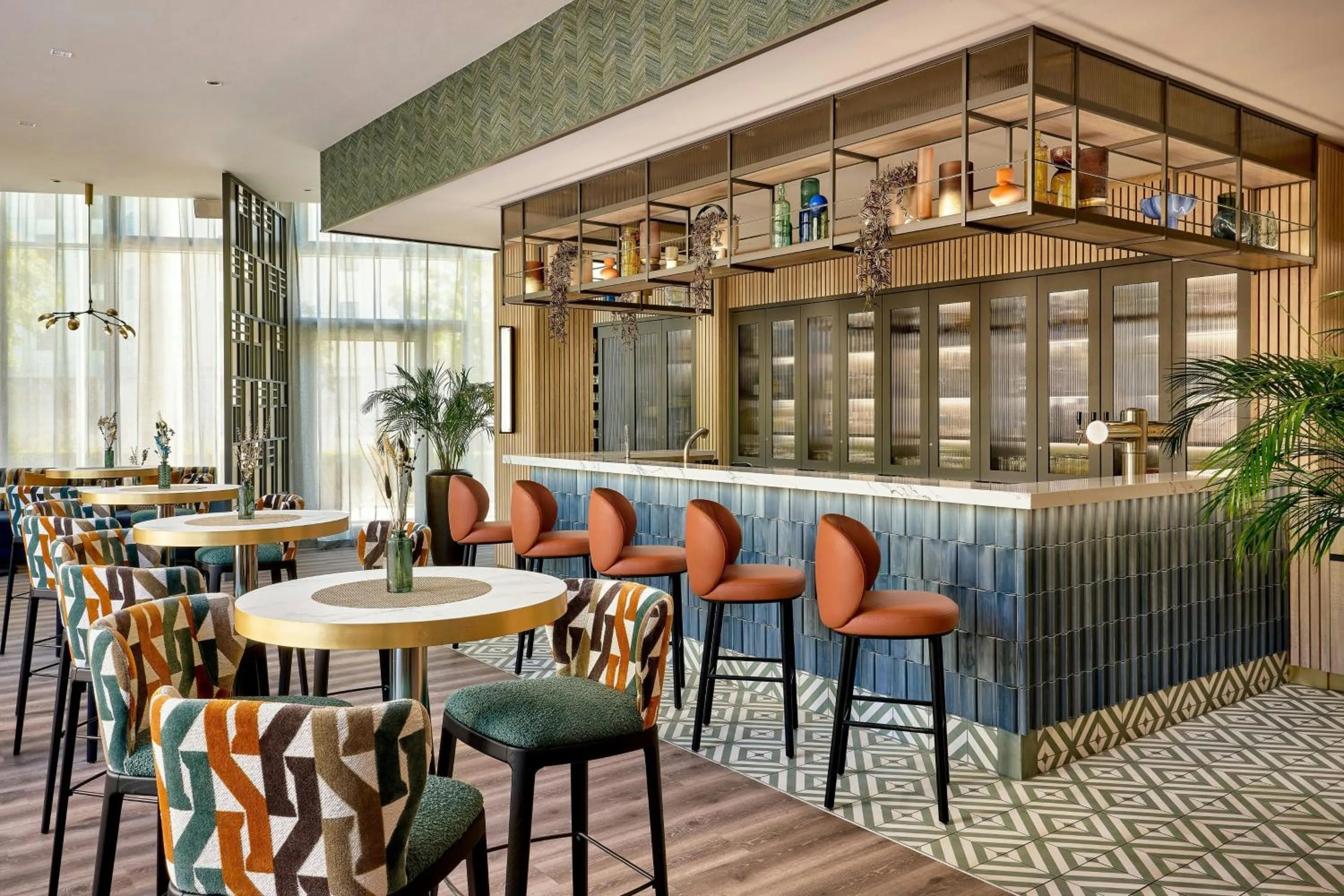Lounge or bar in Courtyard by Marriott Berlin City Center