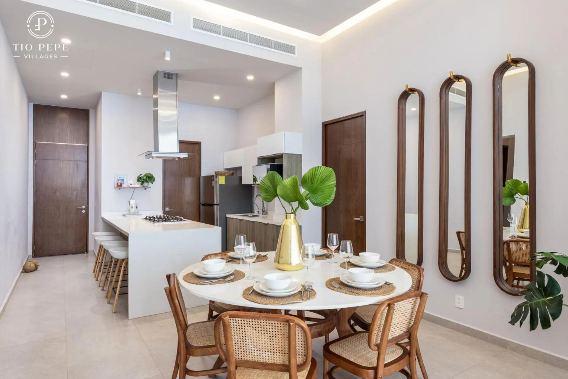 Dining area in Harbor Puerto Vallarta 14003