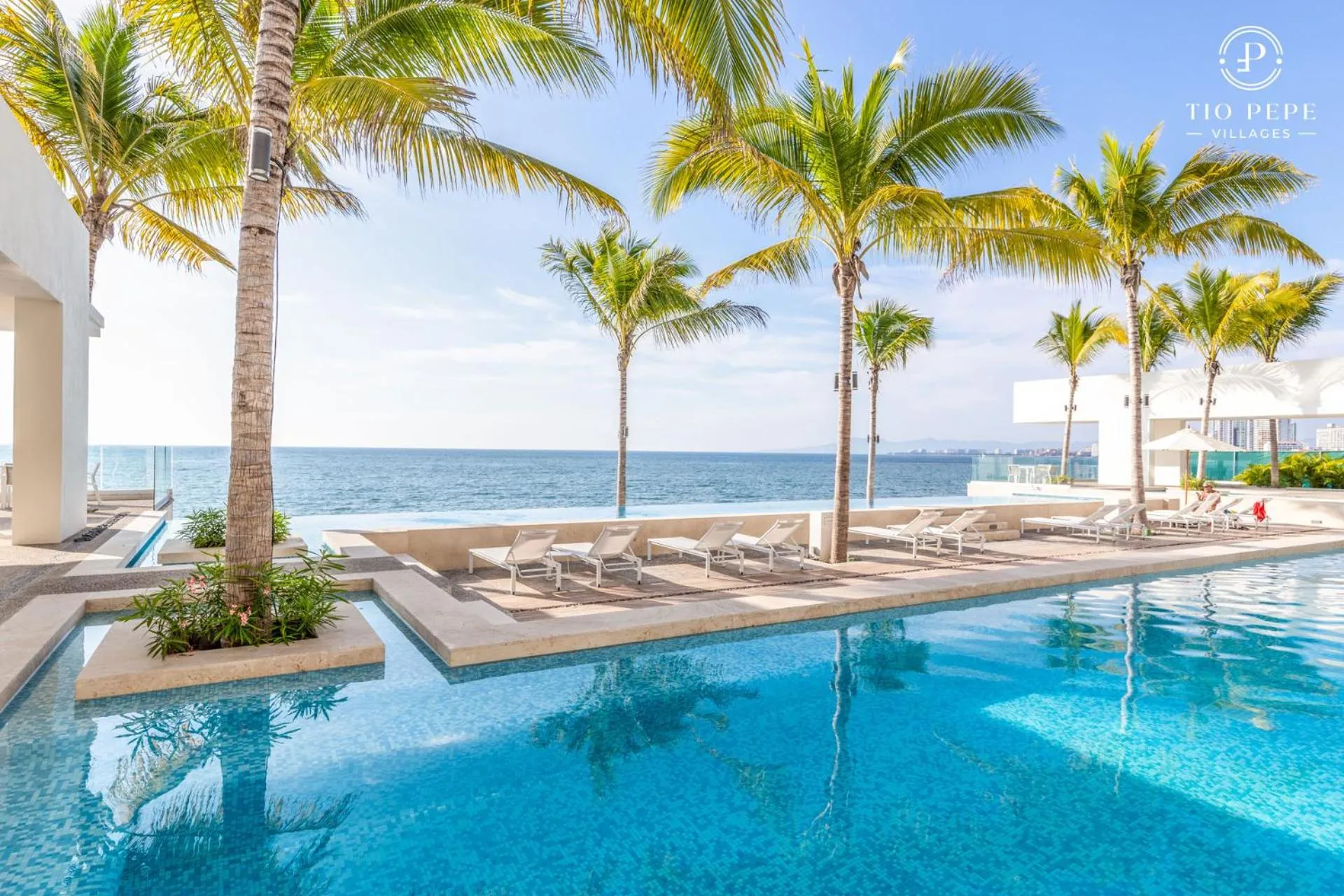 Swimming pool in Harbor Puerto Vallarta 14003