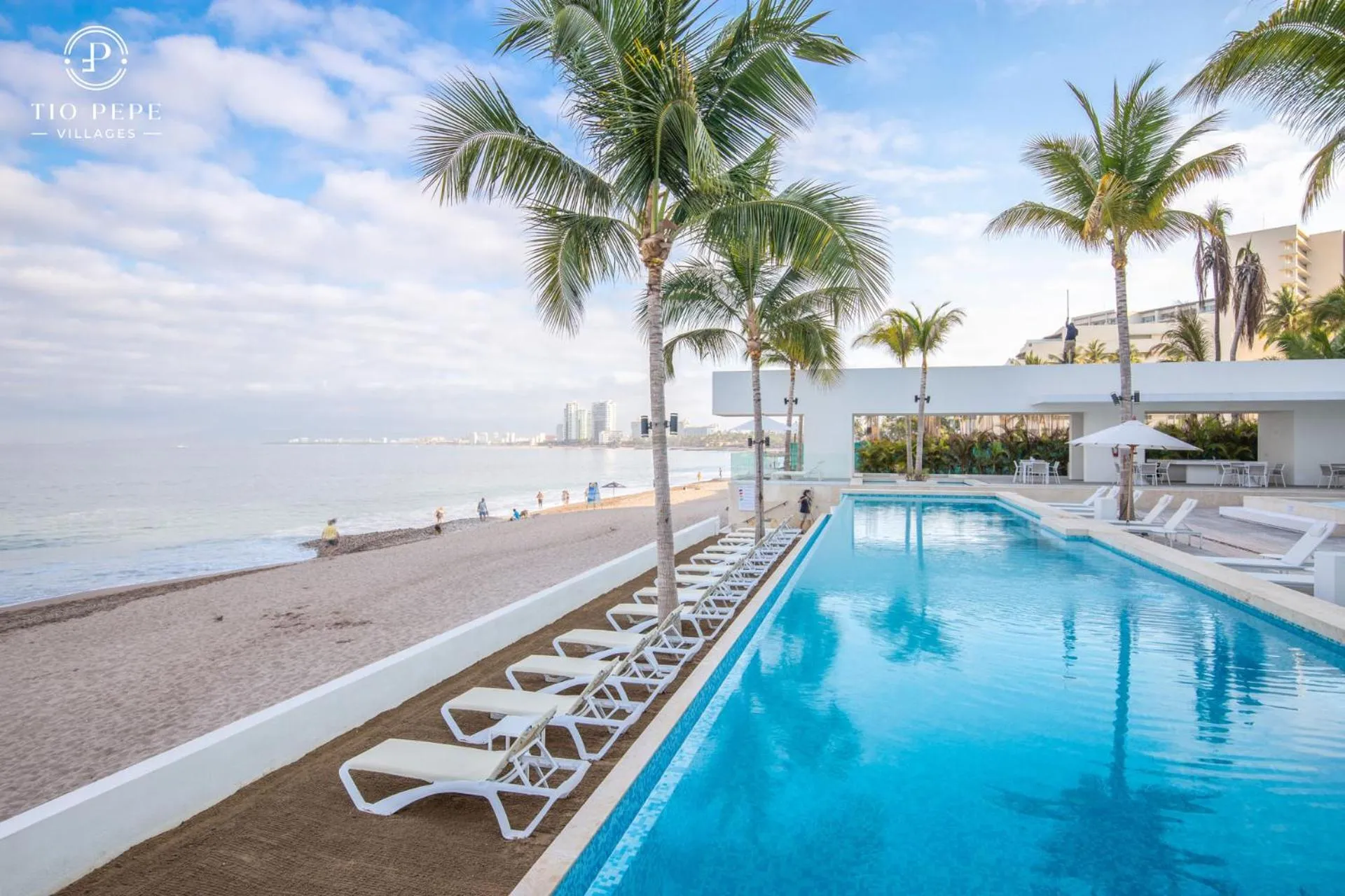 Swimming pool in Harbor Puerto Vallarta 14003