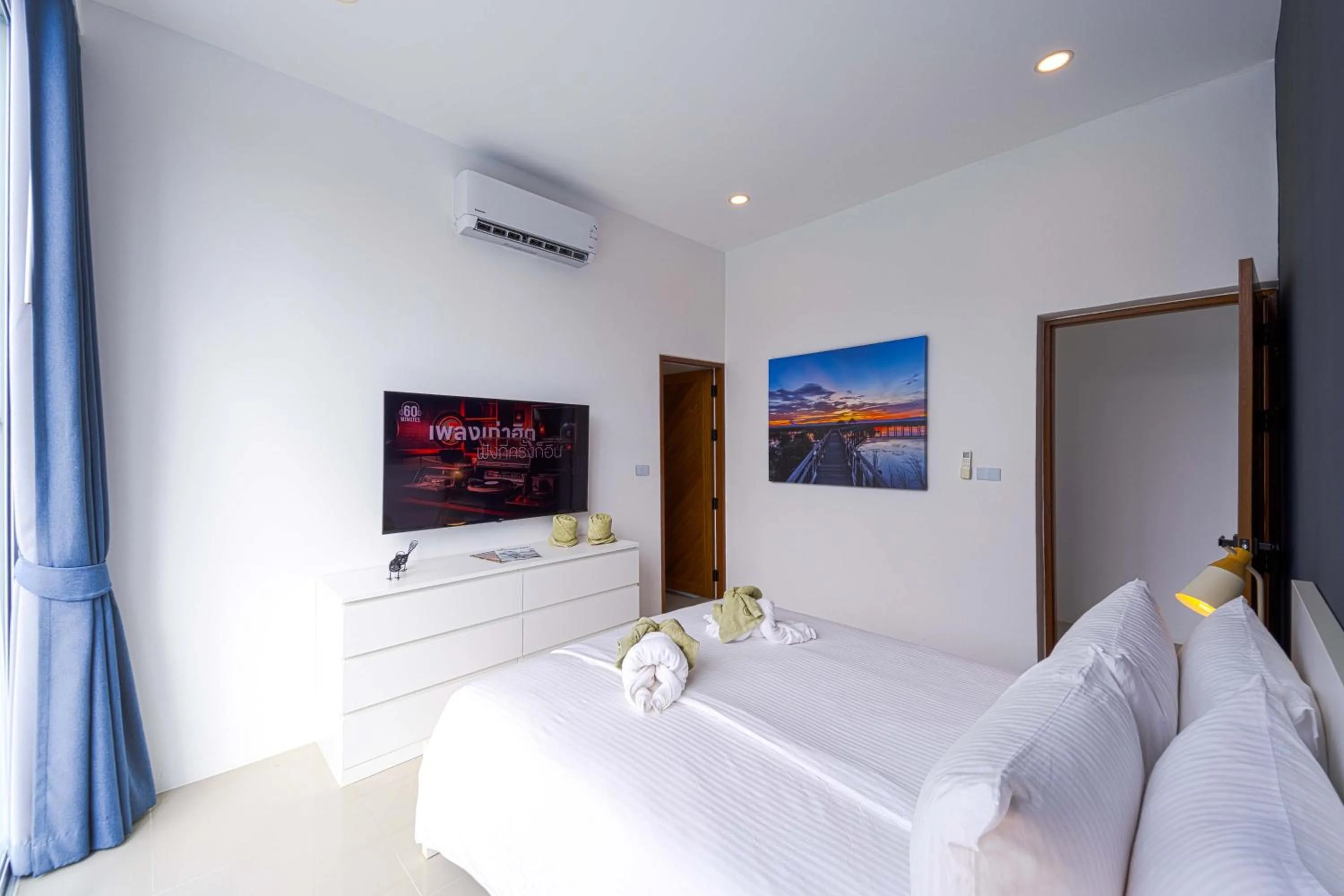 Bedroom, Bed in Harmony Villa 5 Bedroom Modern Pool Villa - KH-A7