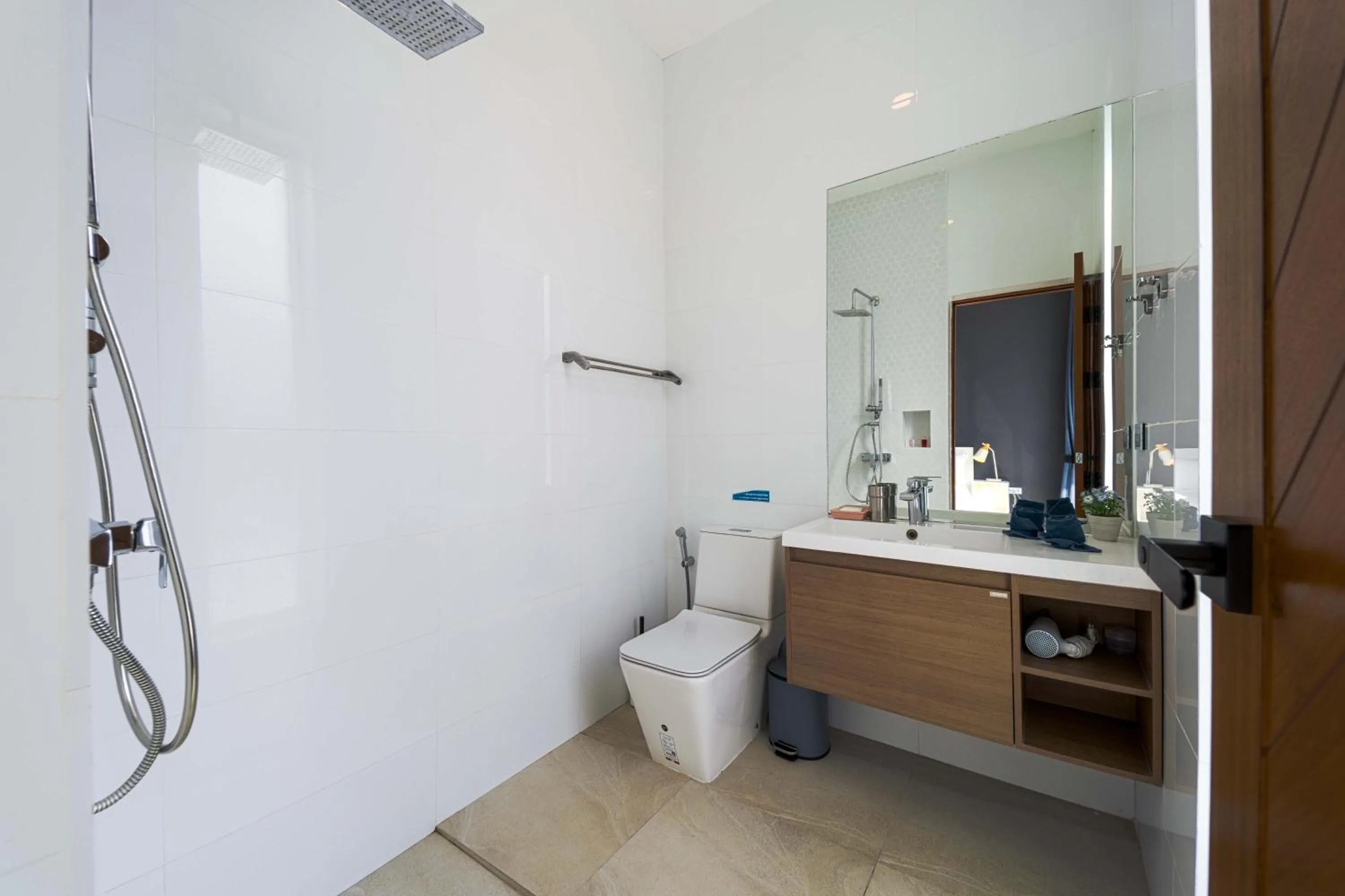 Bathroom in Harmony Villa 5 Bedroom Modern Pool Villa - KH-A7