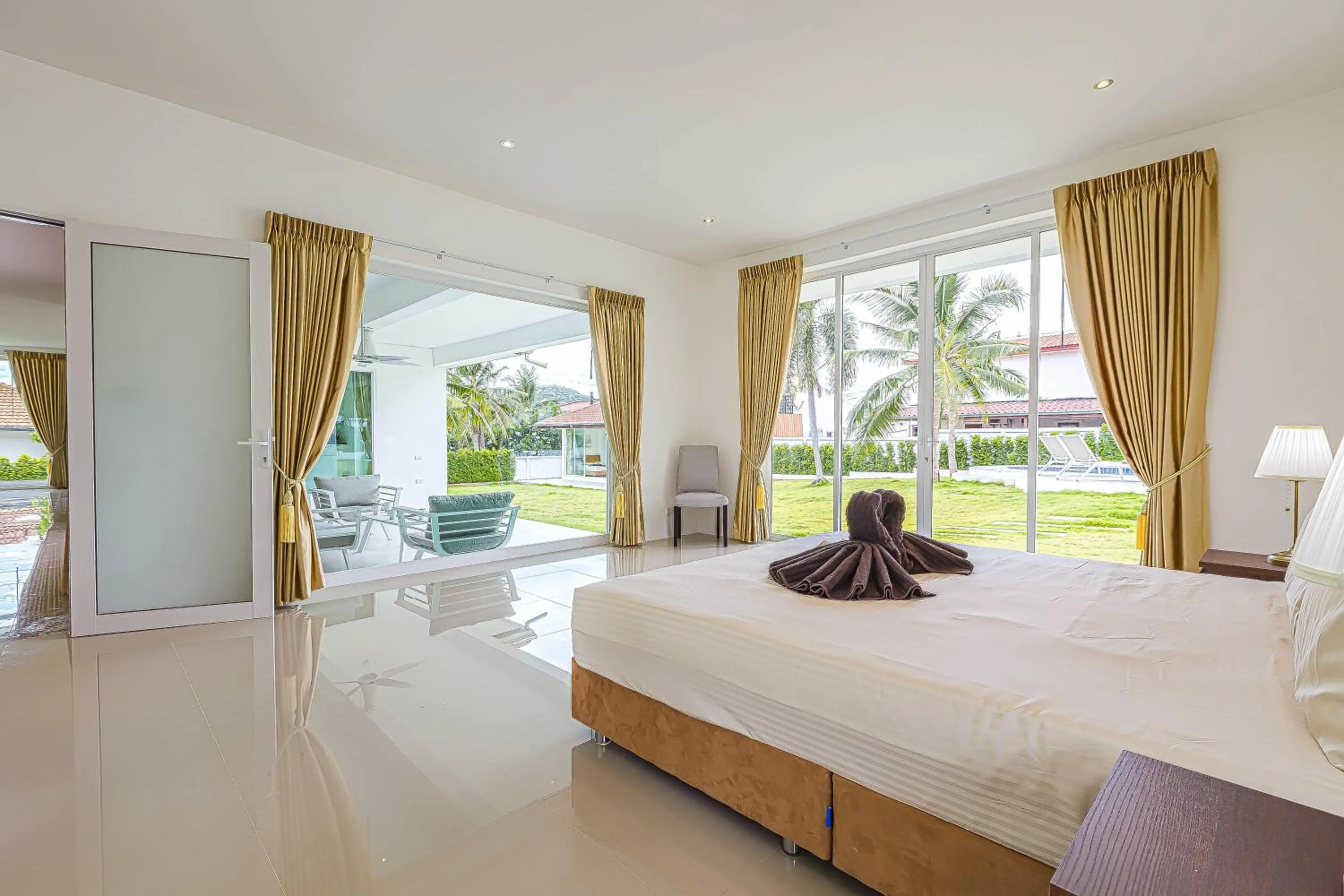 Bed in Amazing Private 6 Bedroom Pool Villa ED60