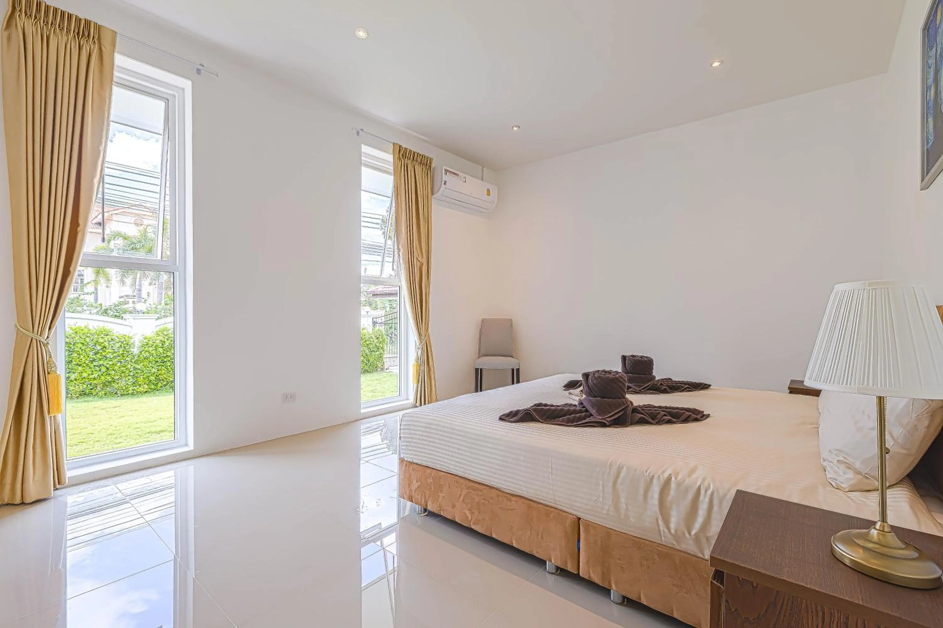 Bed in Amazing Private 6 Bedroom Pool Villa ED60