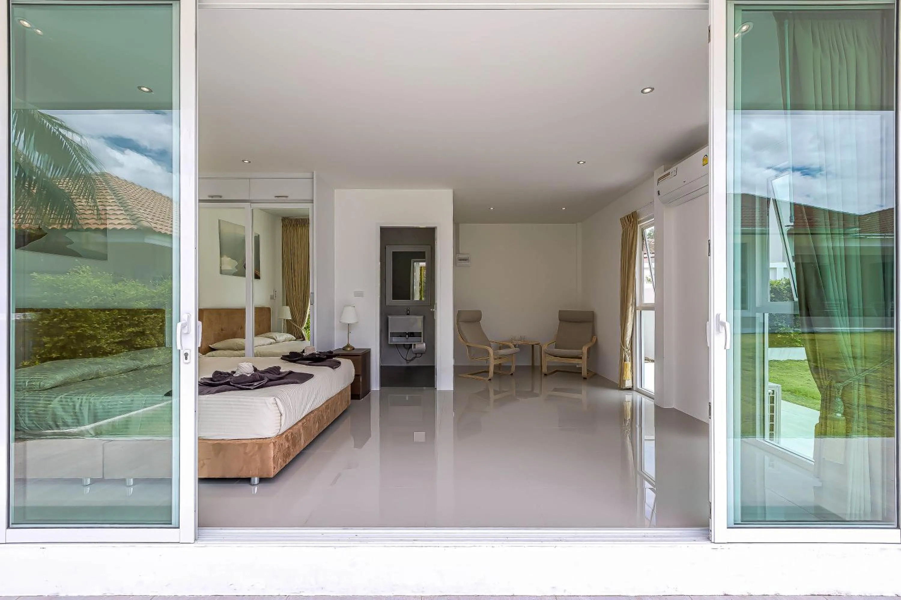 Bed in Amazing Private 6 Bedroom Pool Villa ED60