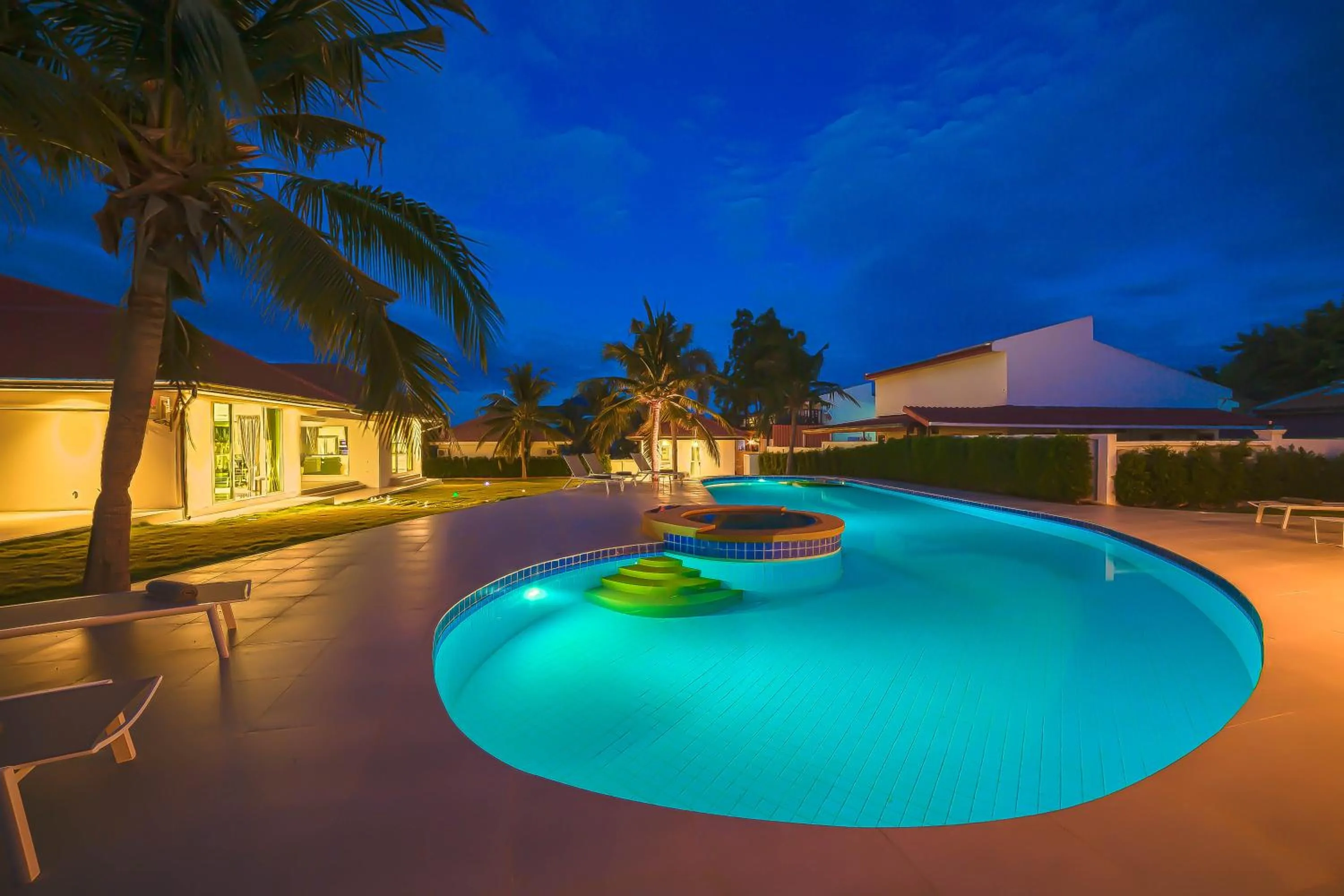 Amazing Private 6 Bedroom Pool Villa ED60