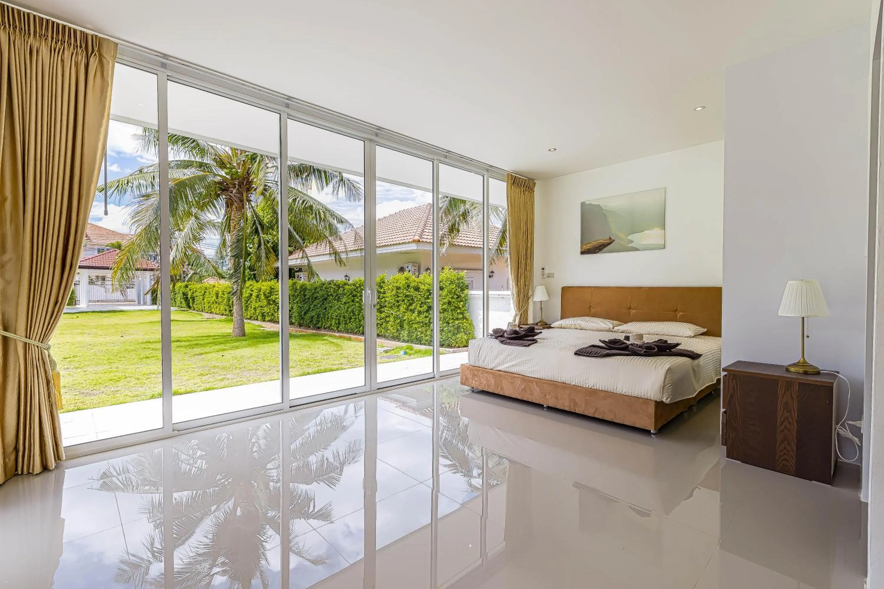 Bed in Amazing Private 6 Bedroom Pool Villa ED60