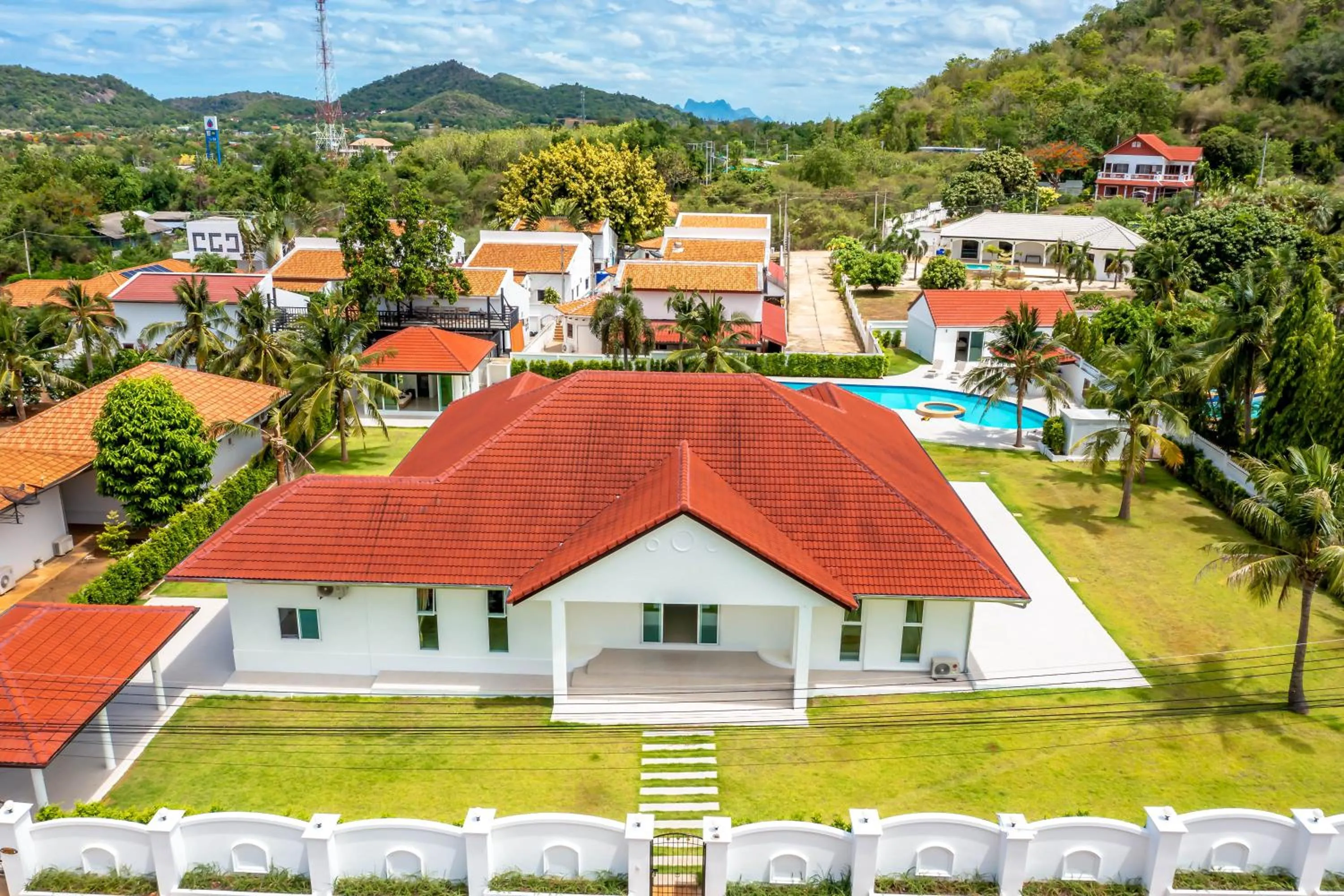 Amazing Private 6 Bedroom Pool Villa ED60